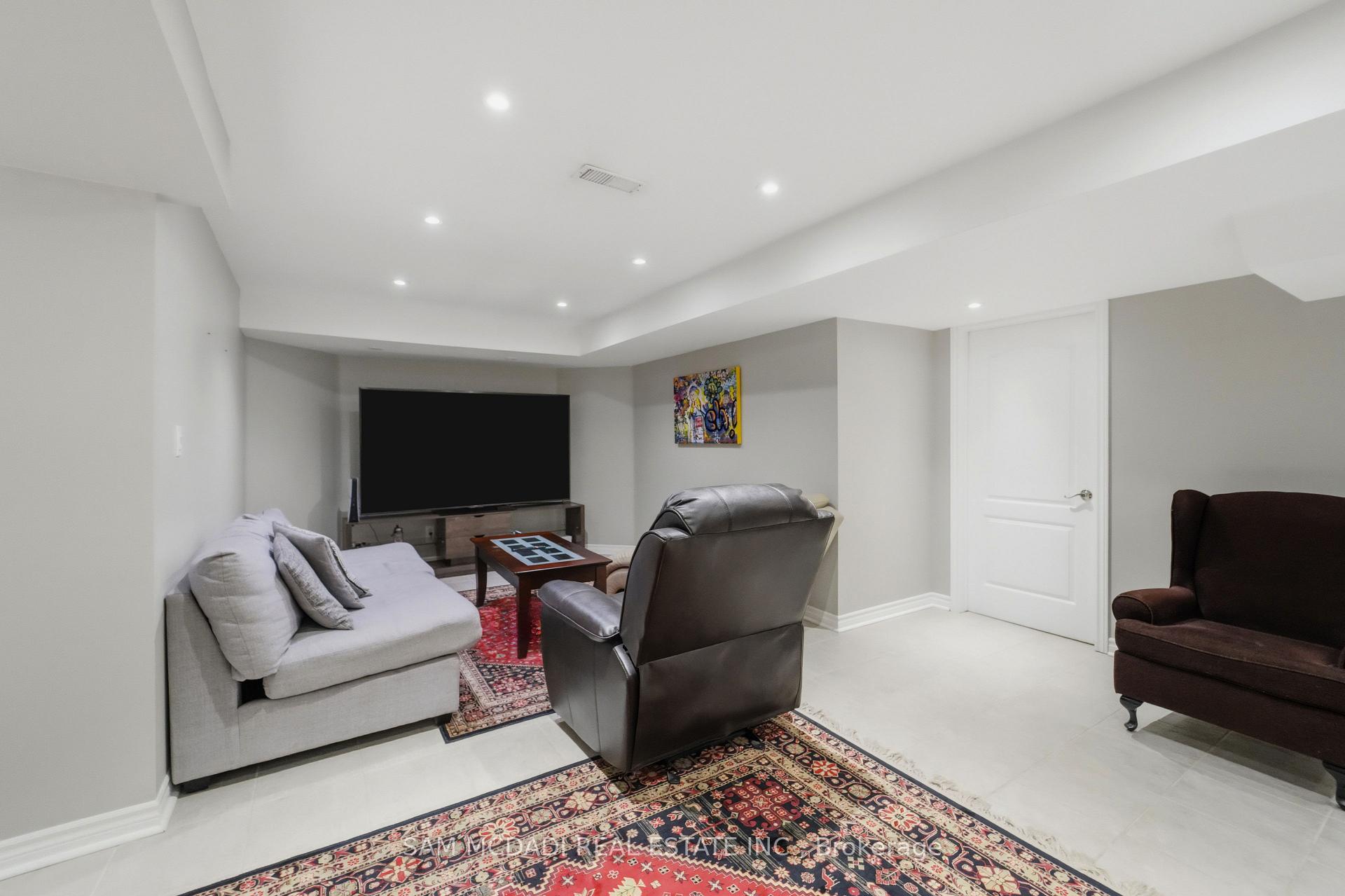 3605 Trelawny Circle