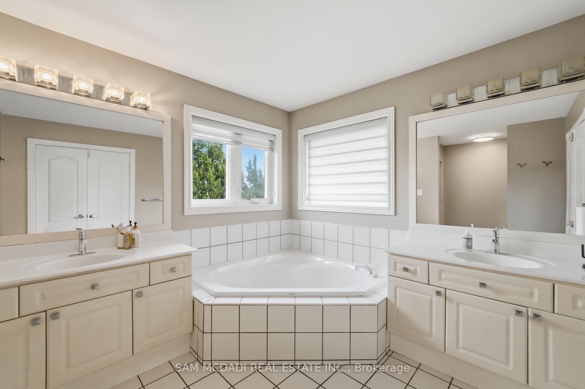 3605 Trelawny Circle