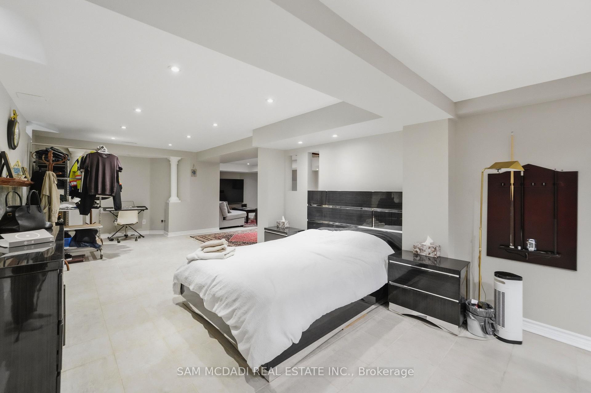 3605 Trelawny Circle
