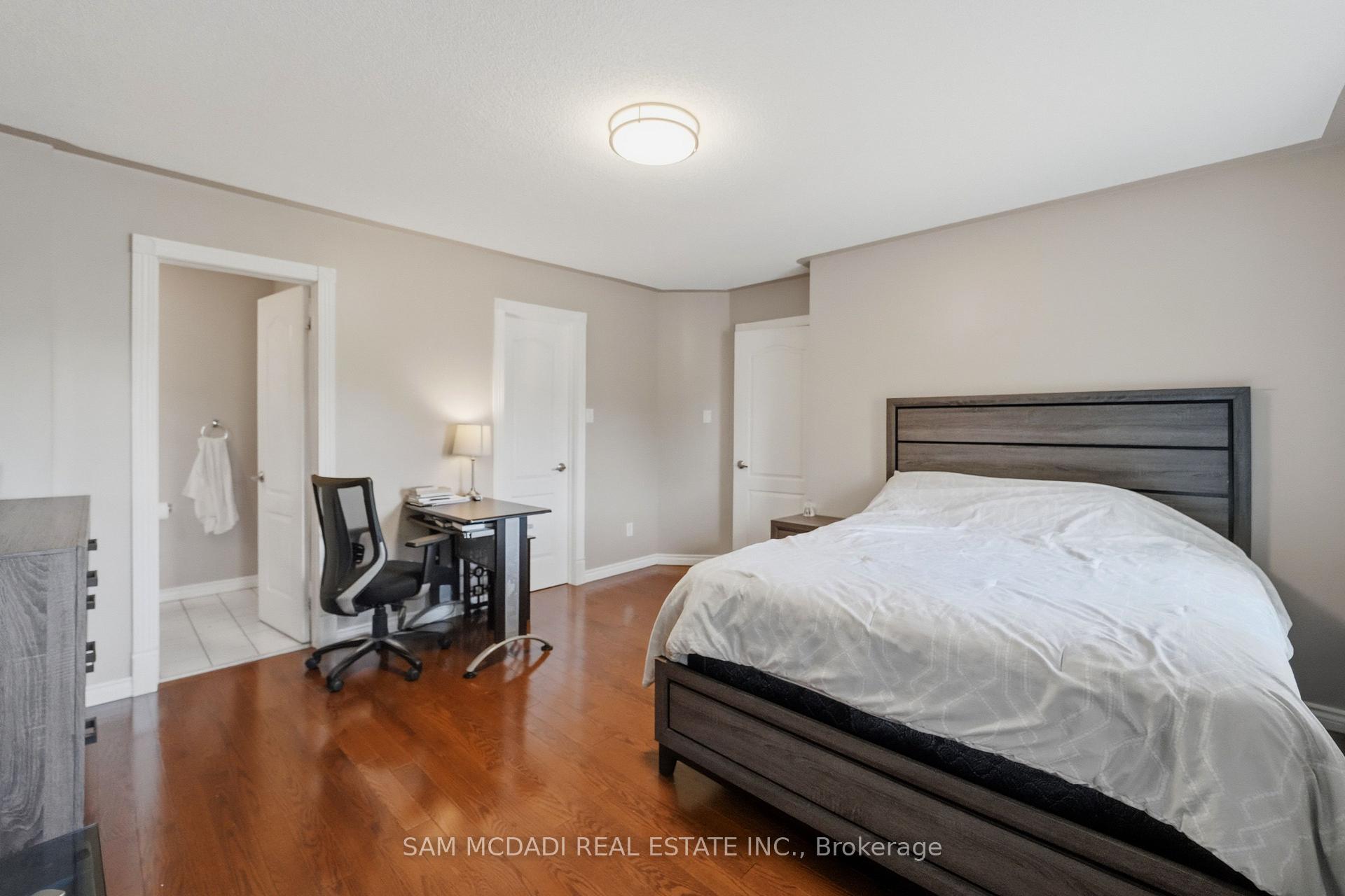 3605 Trelawny Circle