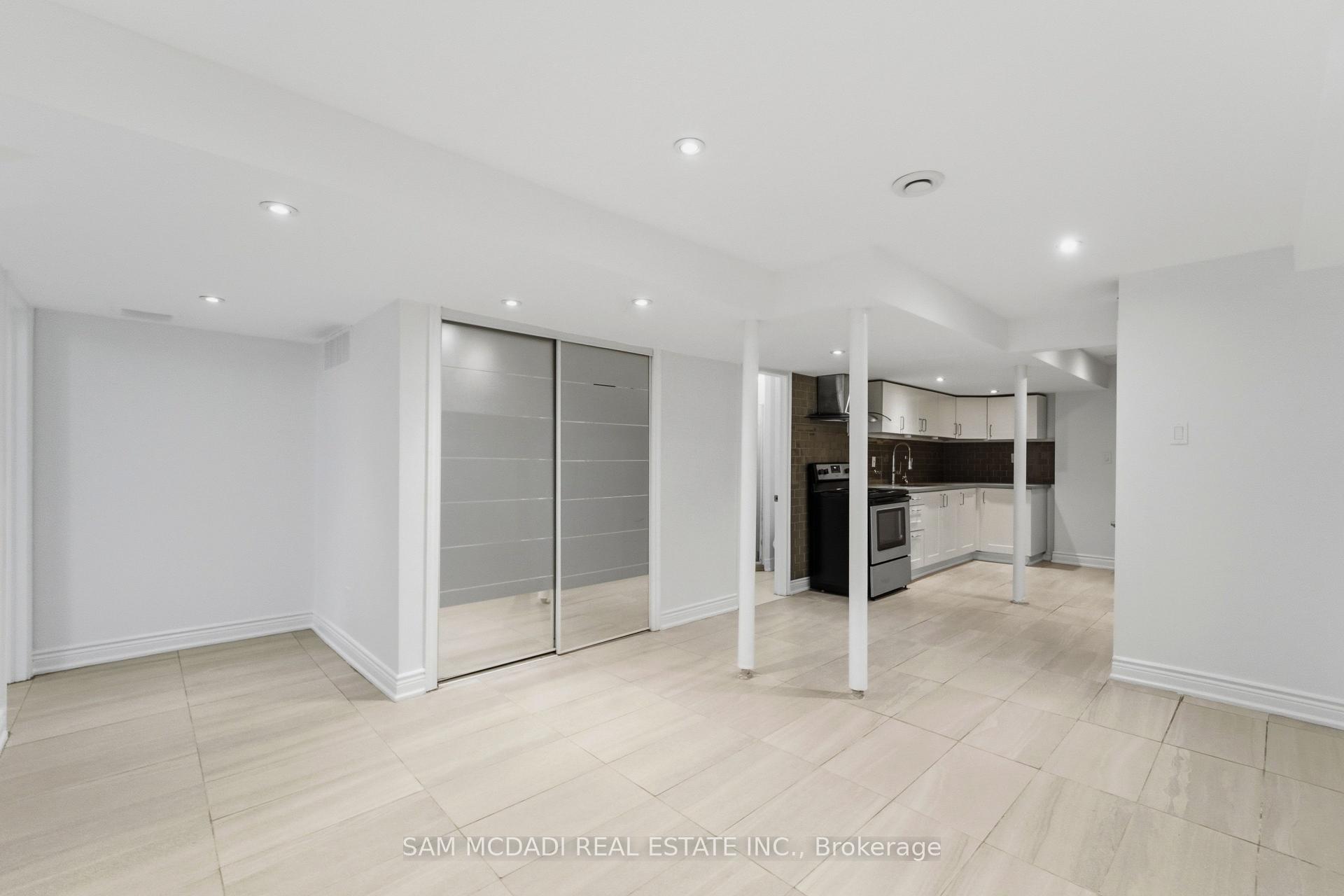 1220 Windbrook Grove