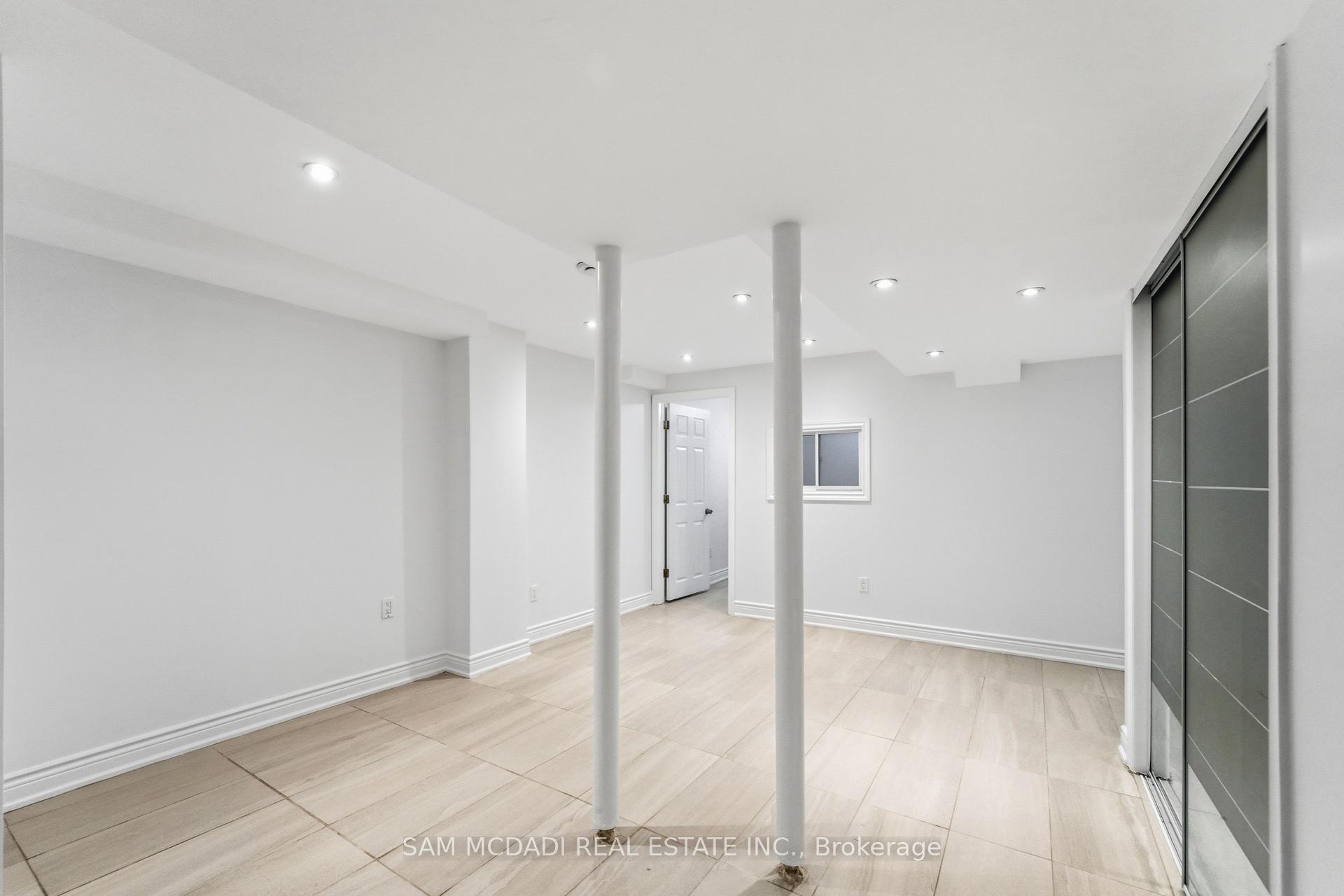 1220 Windbrook Grove
