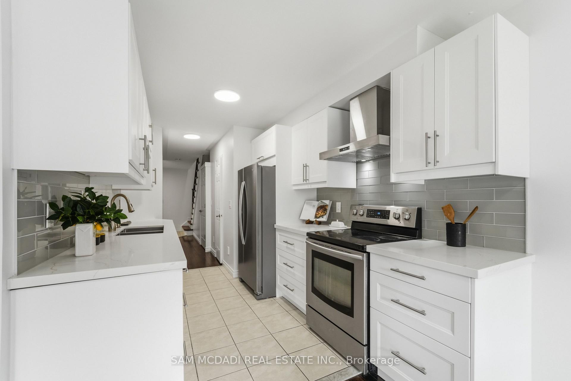 1220 Windbrook Grove