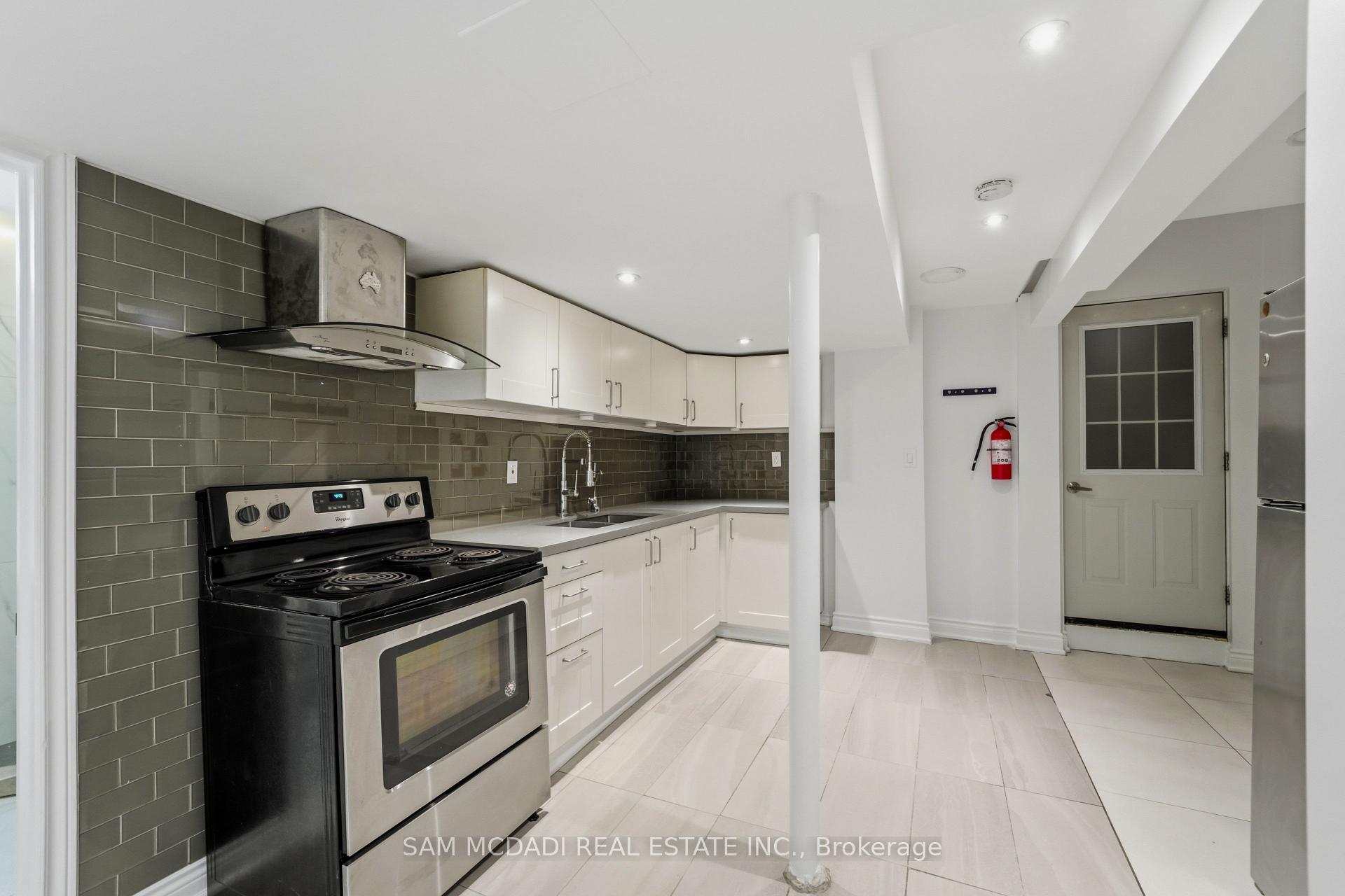 1220 Windbrook Grove