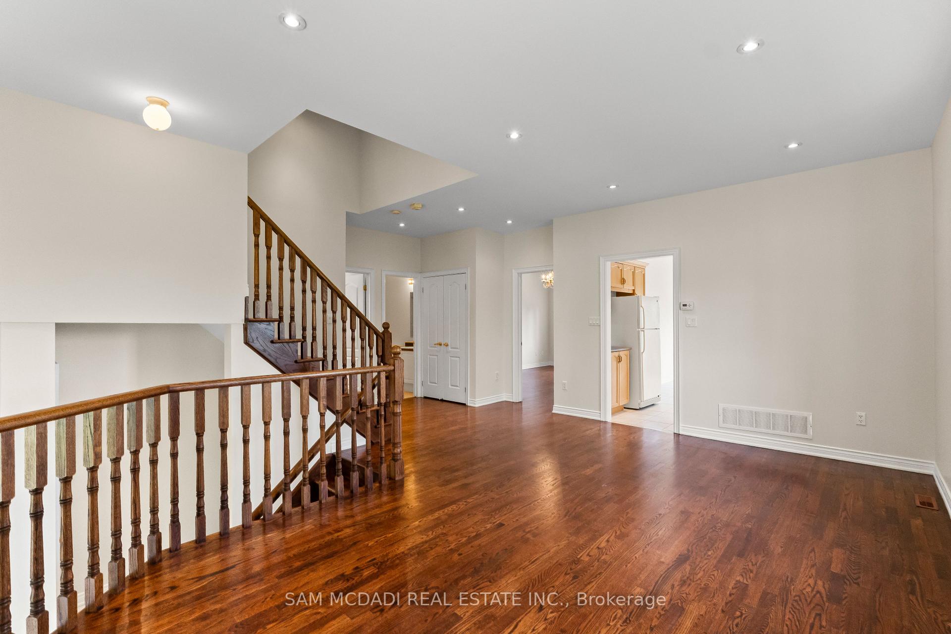 38 Maple Beach Crescent