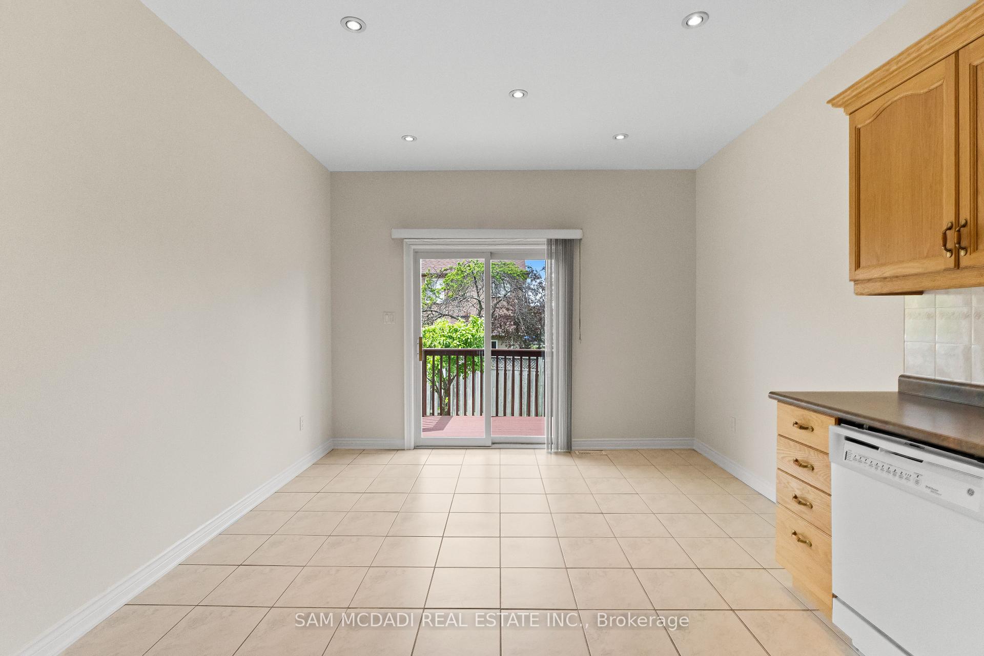 38 Maple Beach Crescent