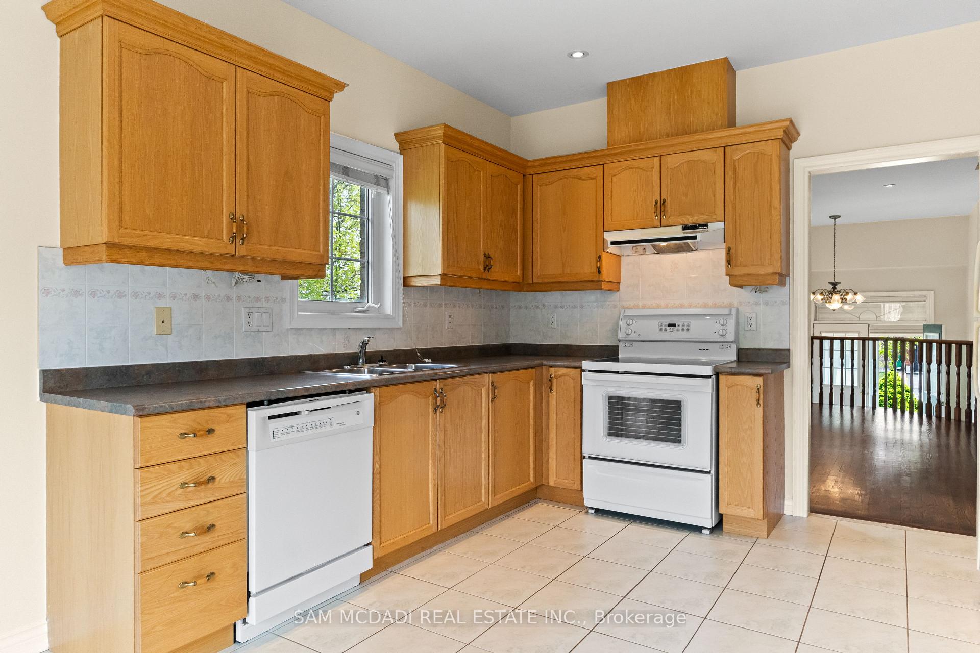 38 Maple Beach Crescent