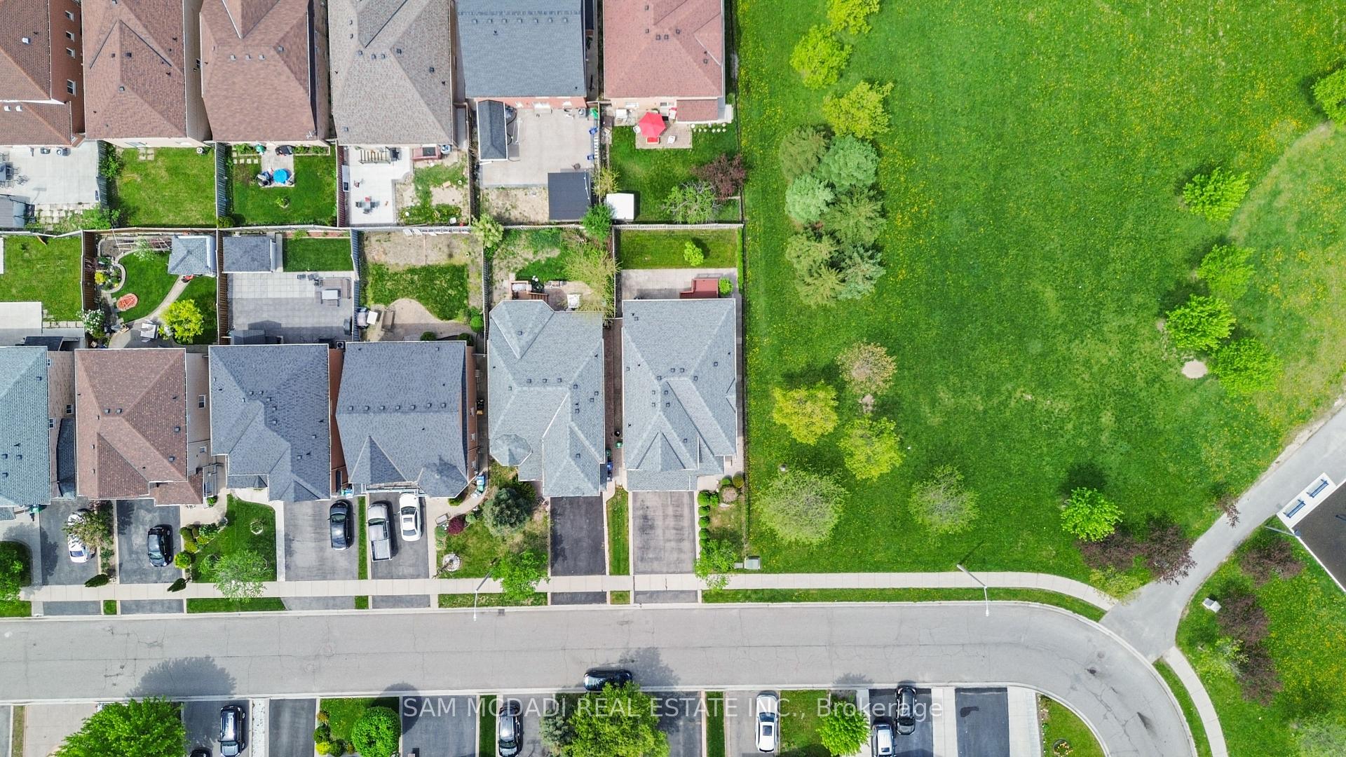 38 Maple Beach Crescent