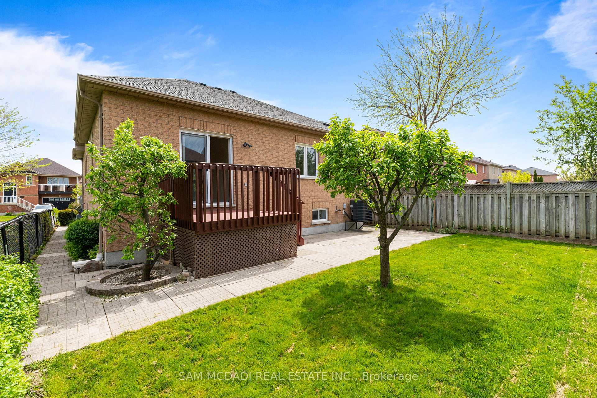 38 Maple Beach Crescent