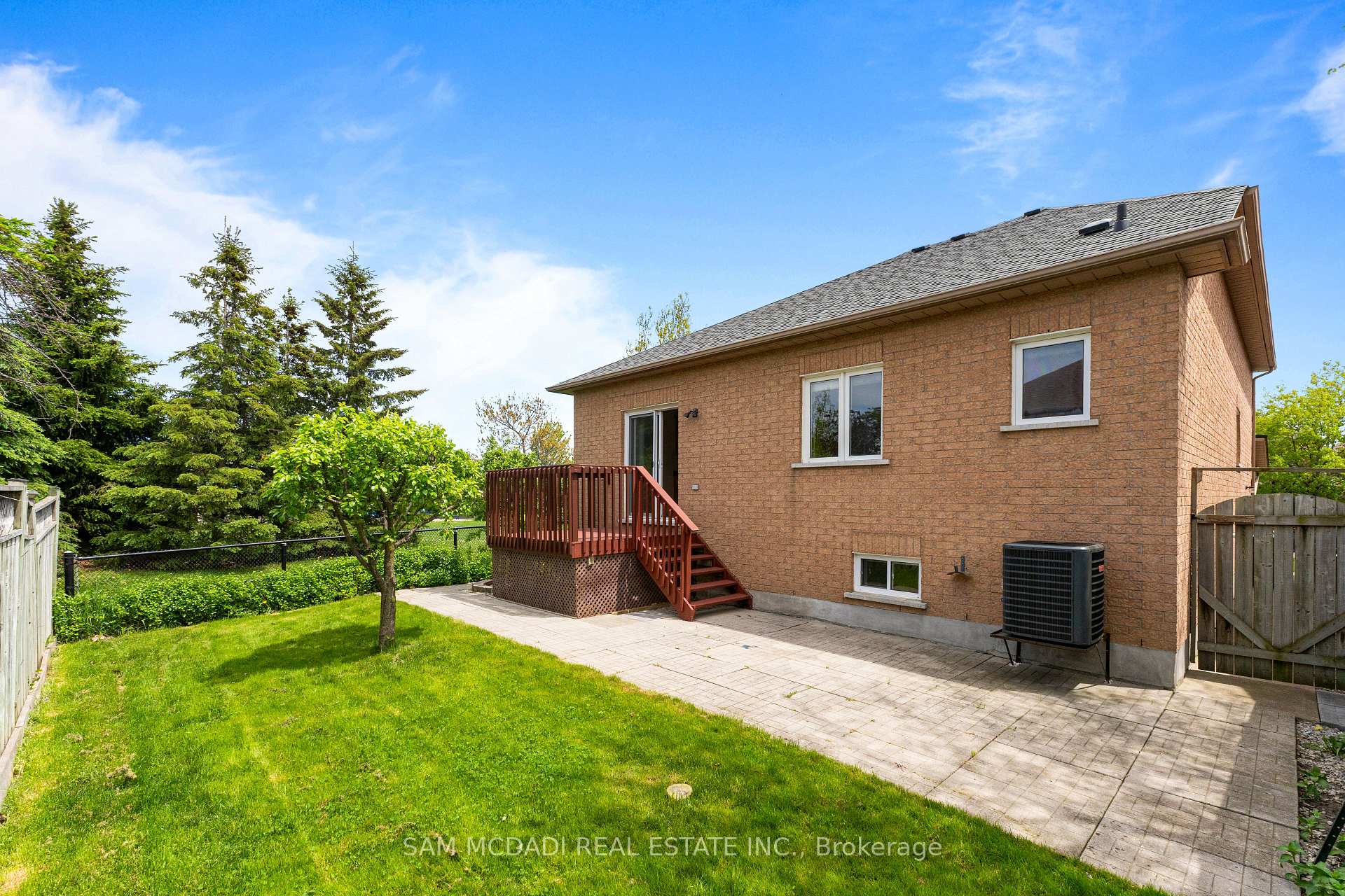 38 Maple Beach Crescent