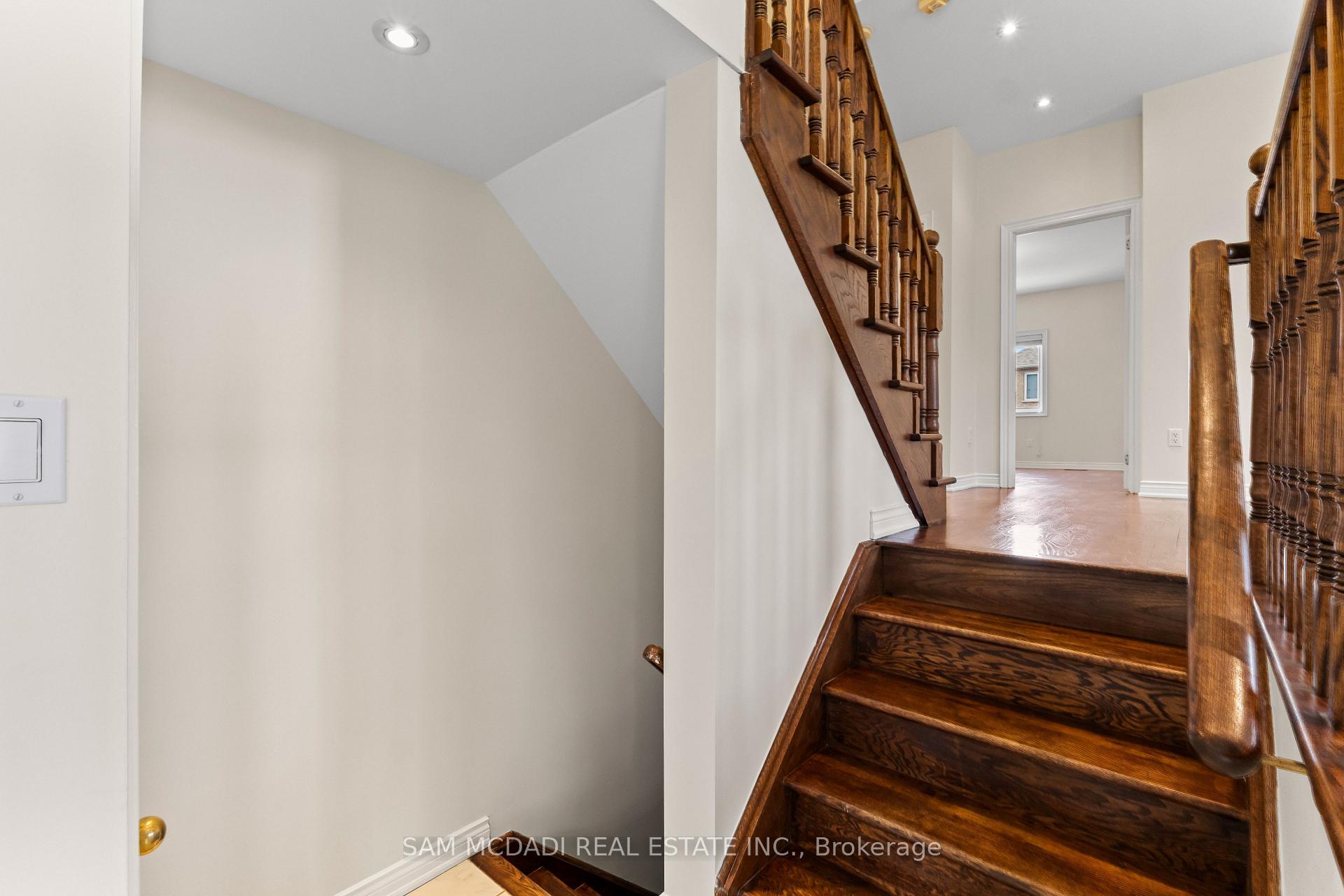 38 Maple Beach Crescent