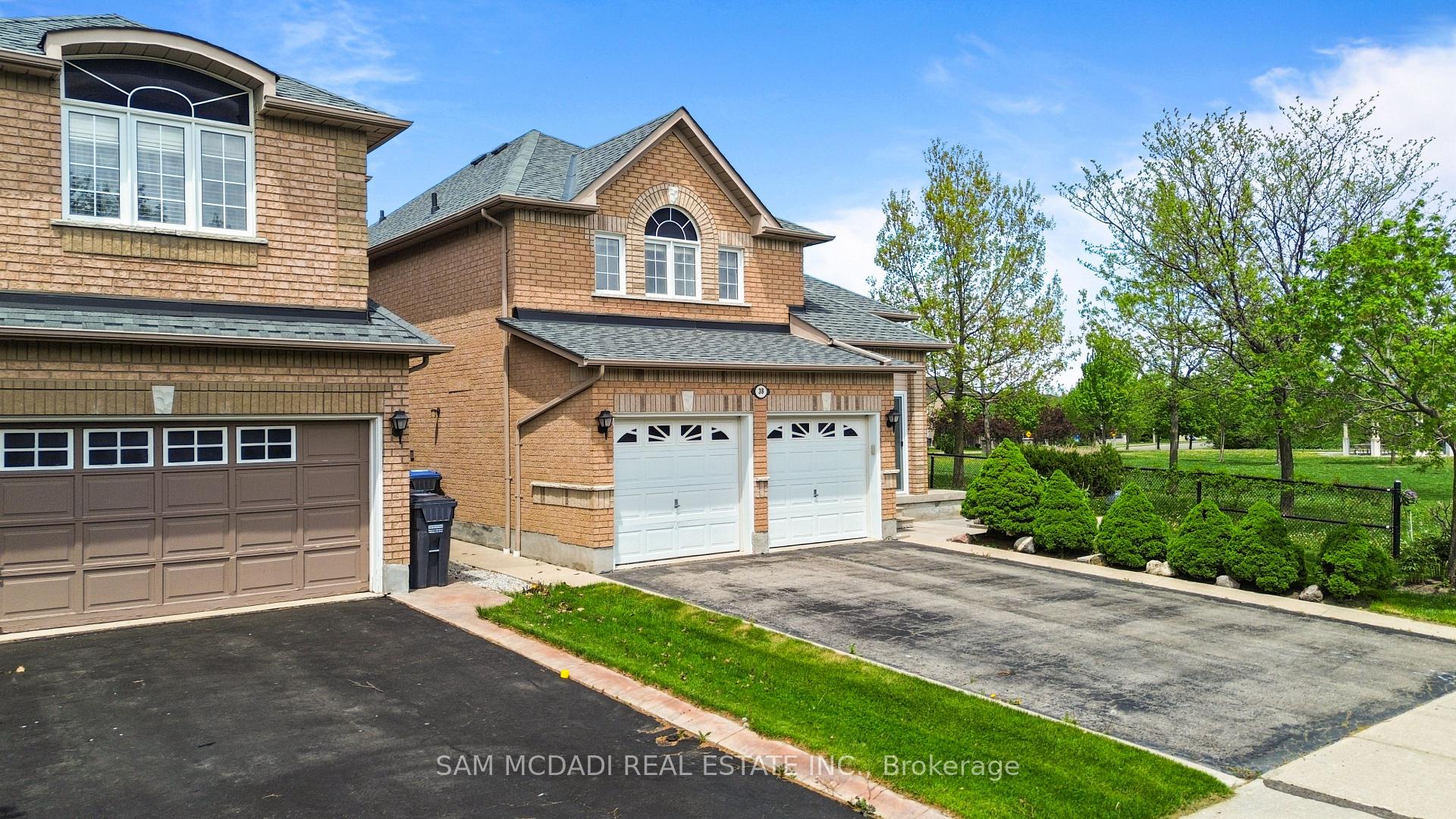 38 Maple Beach Crescent