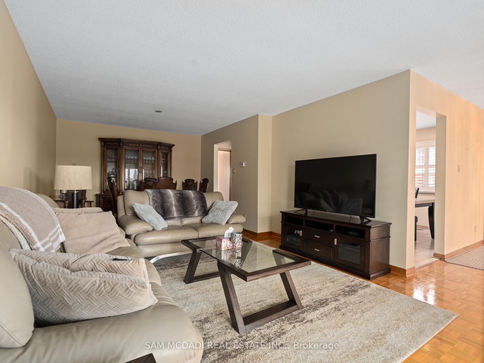 5472 Bourget Drive