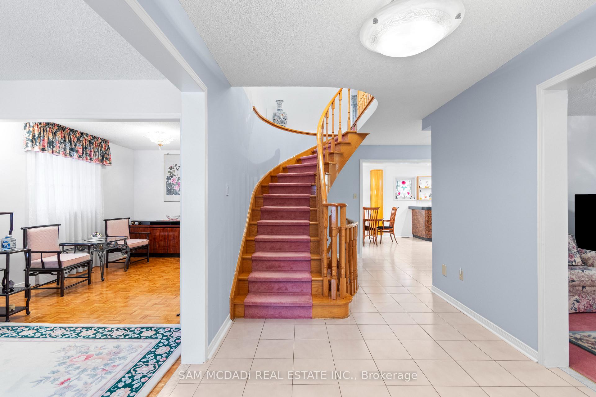 4461 Gladebrook Crescent