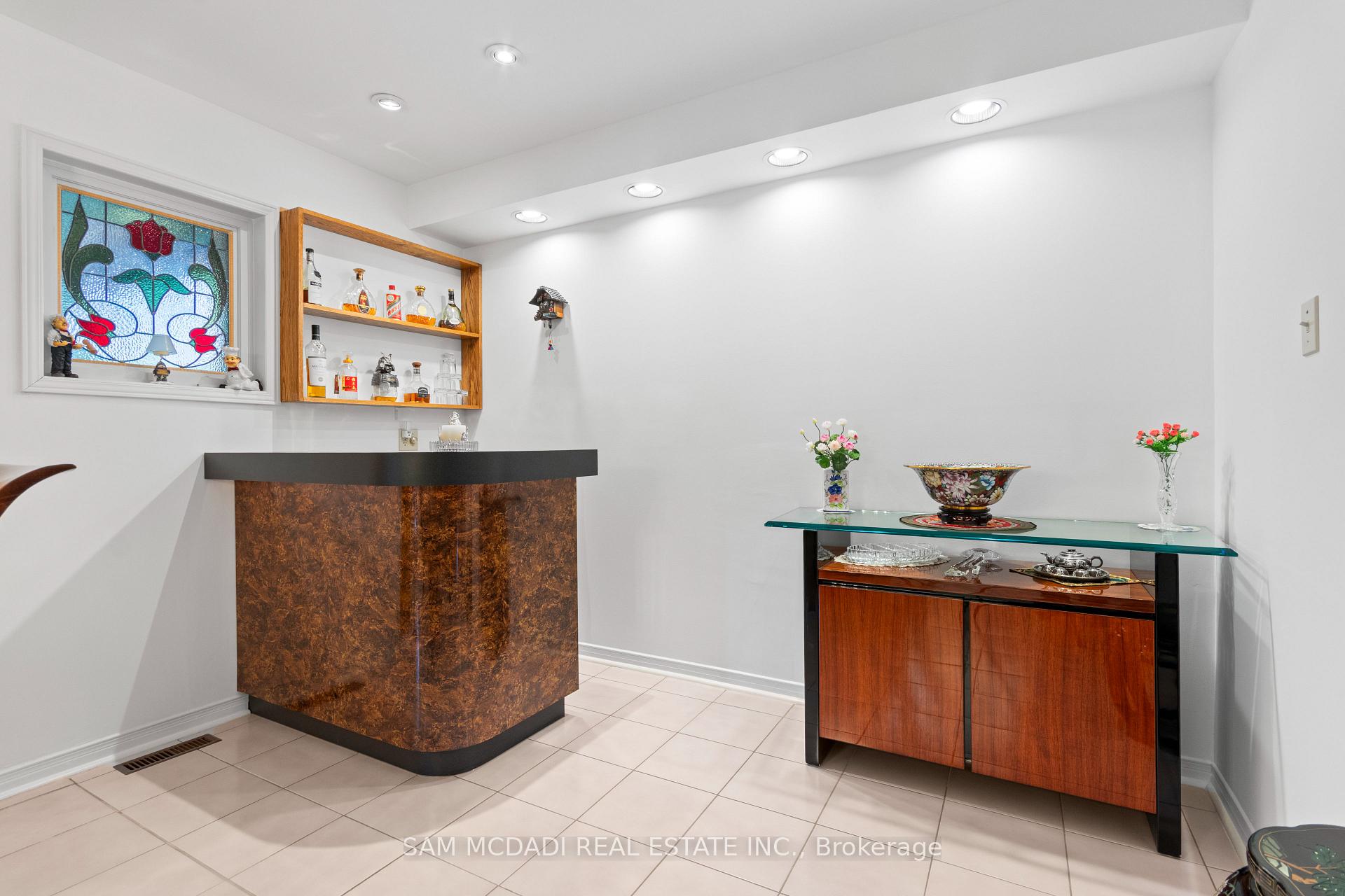 4461 Gladebrook Crescent
