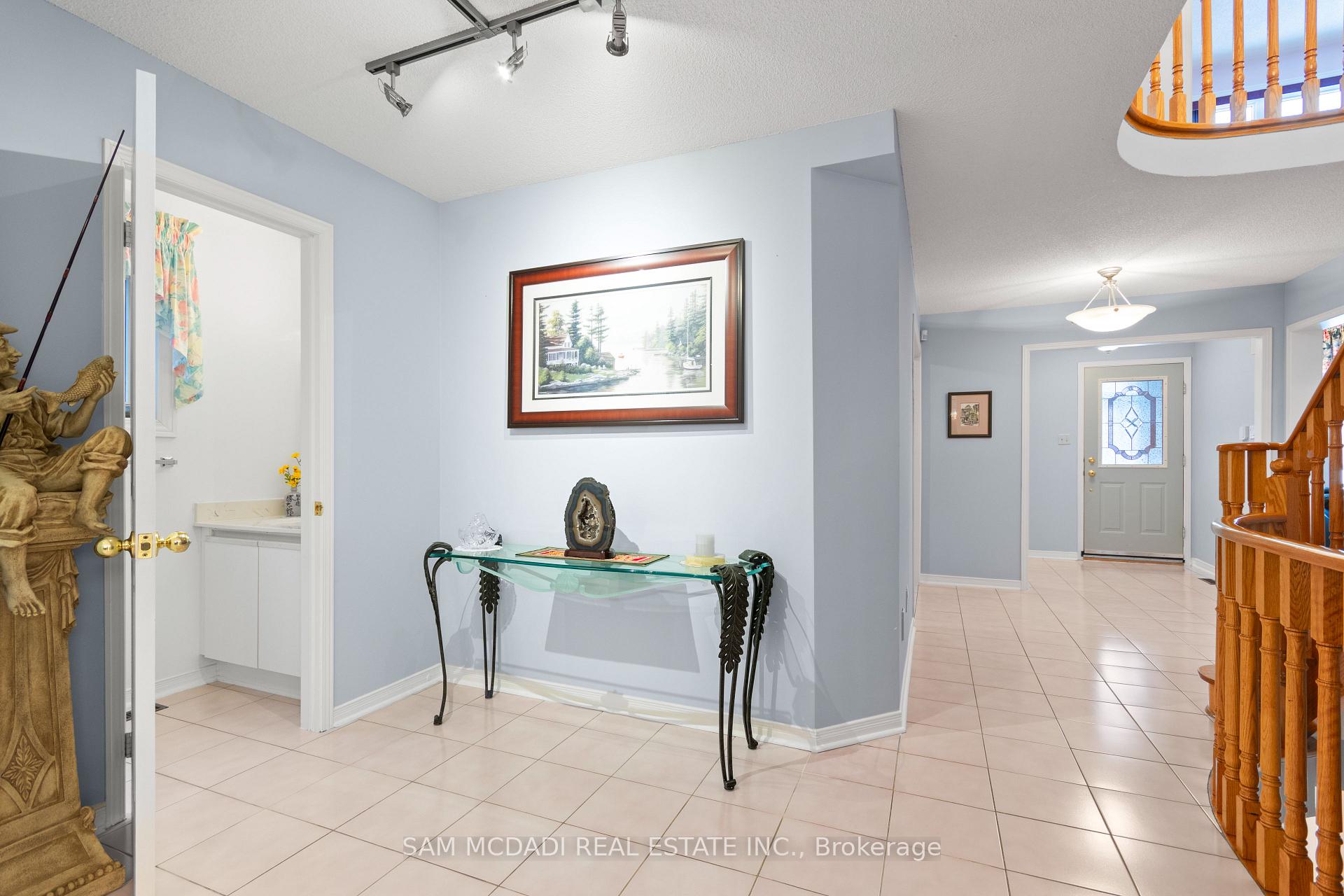 4461 Gladebrook Crescent
