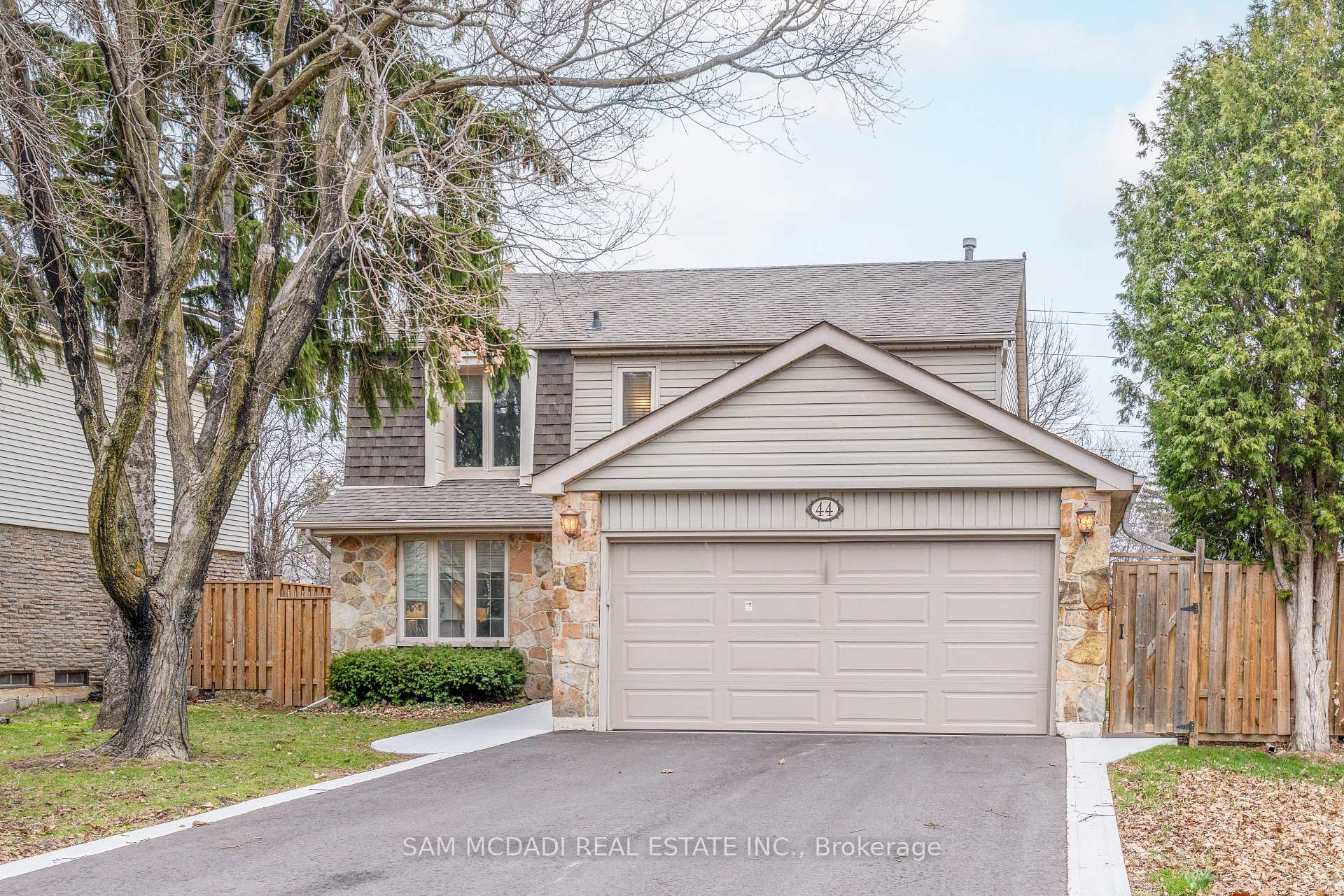 44 Madrid Crescent