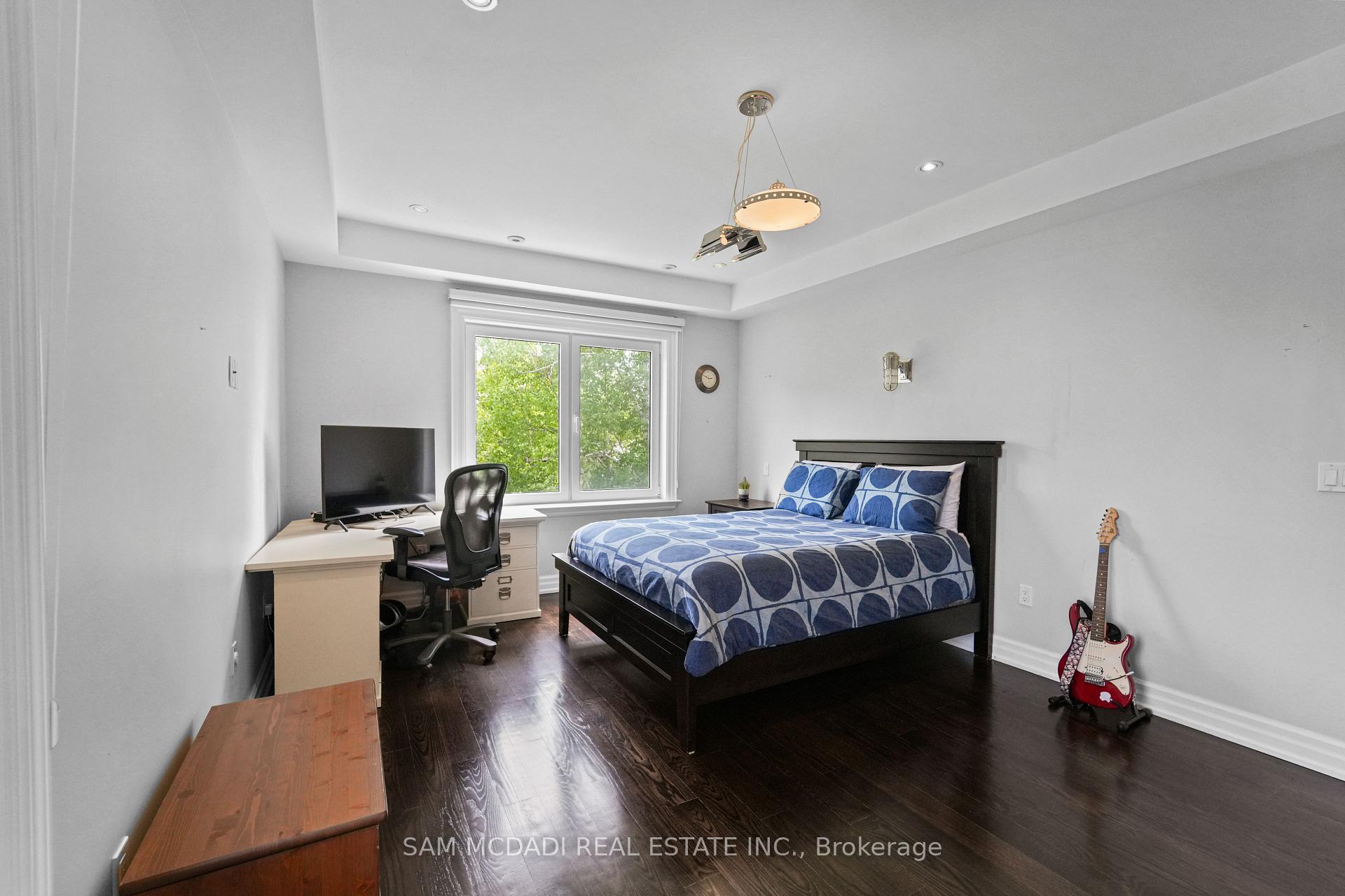 2411 Thorn Lodge Drive