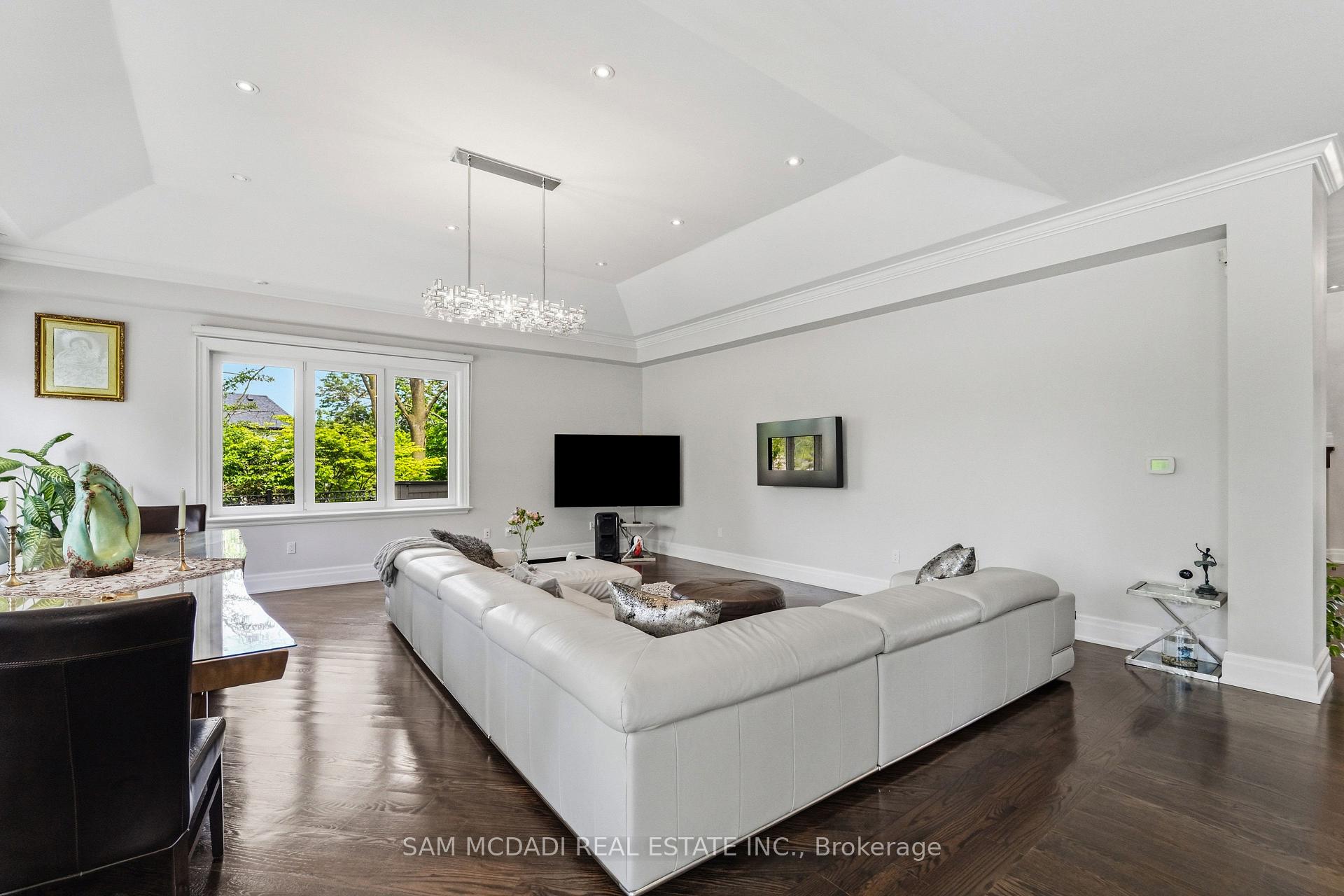 2411 Thorn Lodge Drive