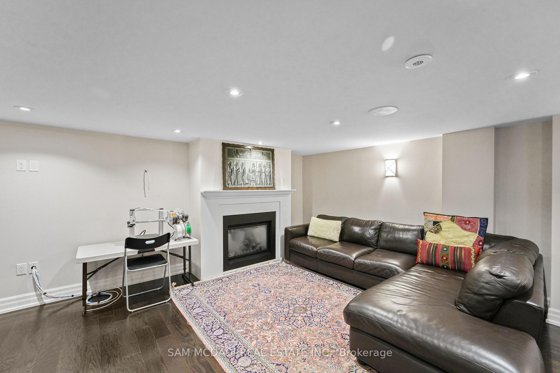 2411 Thorn Lodge Drive