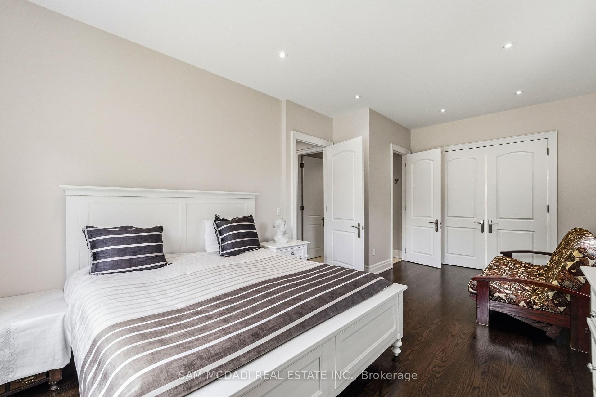 2411 Thorn Lodge Drive
