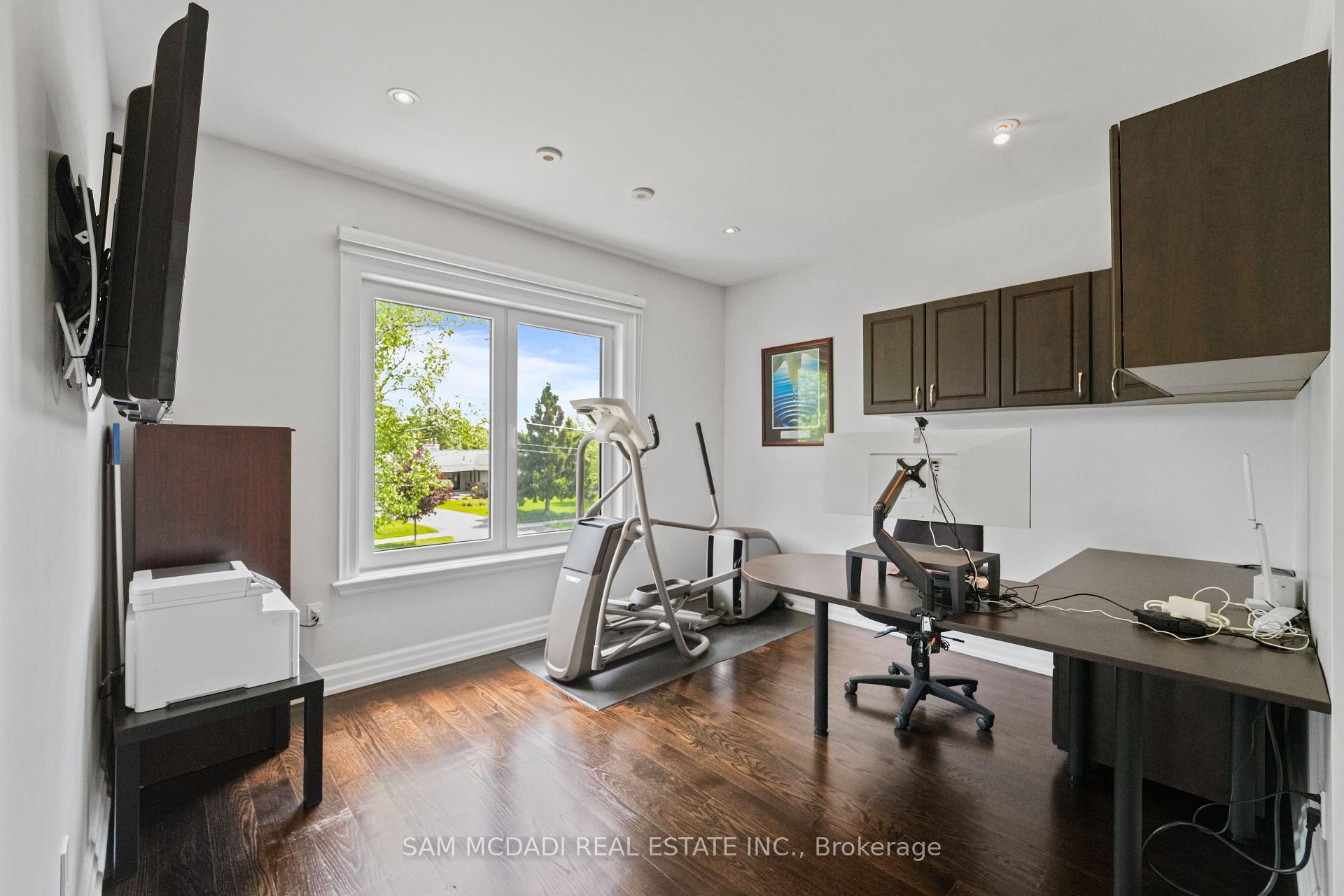 2411 Thorn Lodge Drive