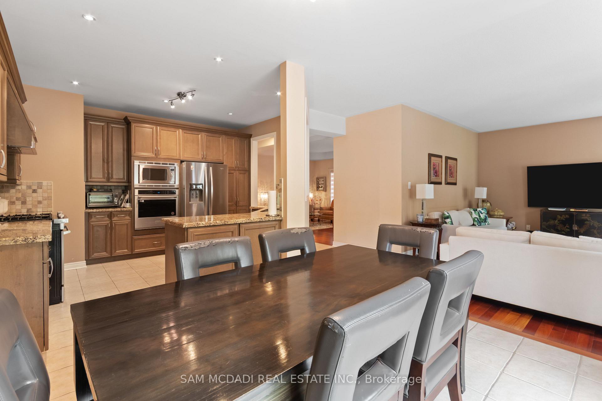 3352 Erin Centre Boulevard
