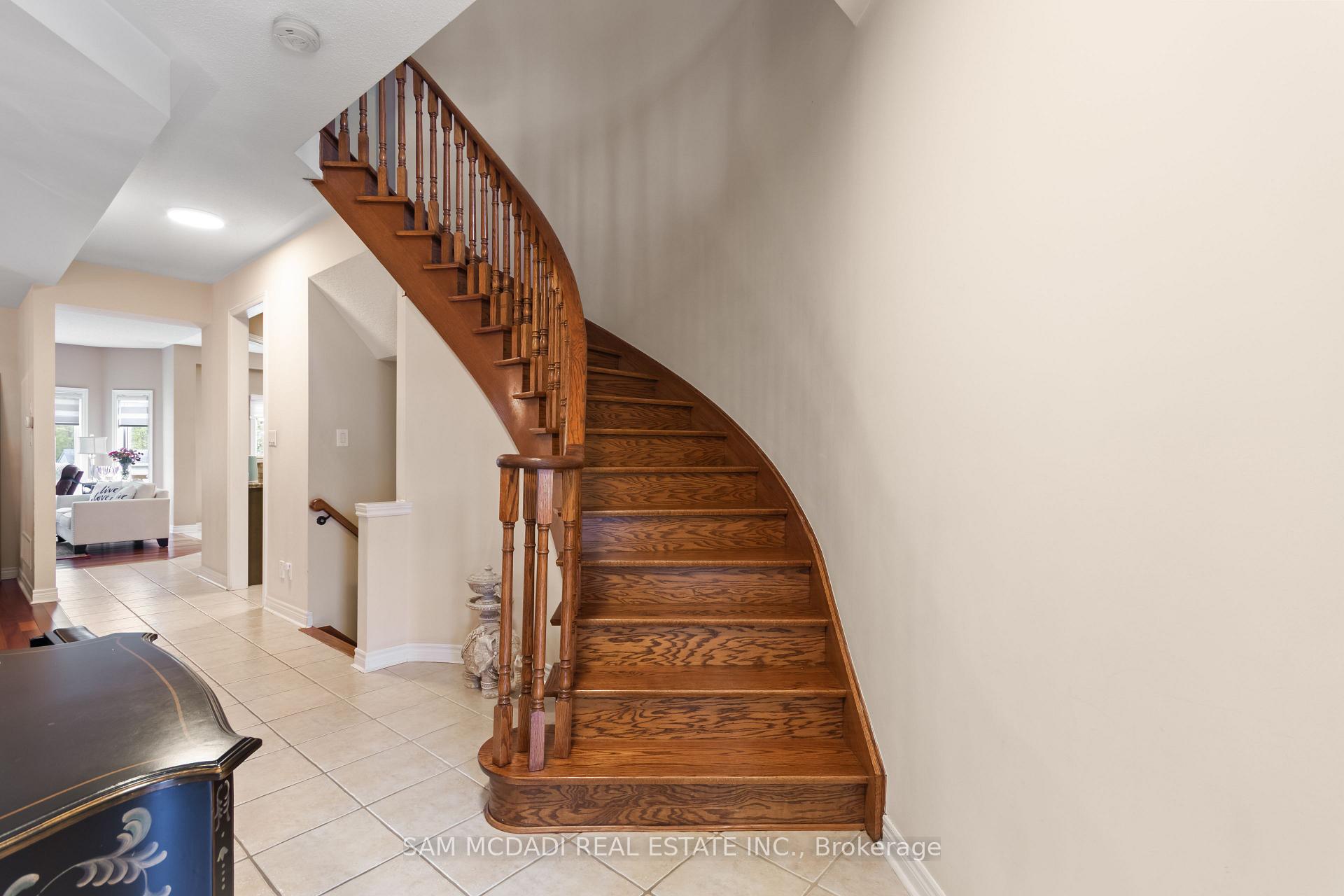 3352 Erin Centre Boulevard