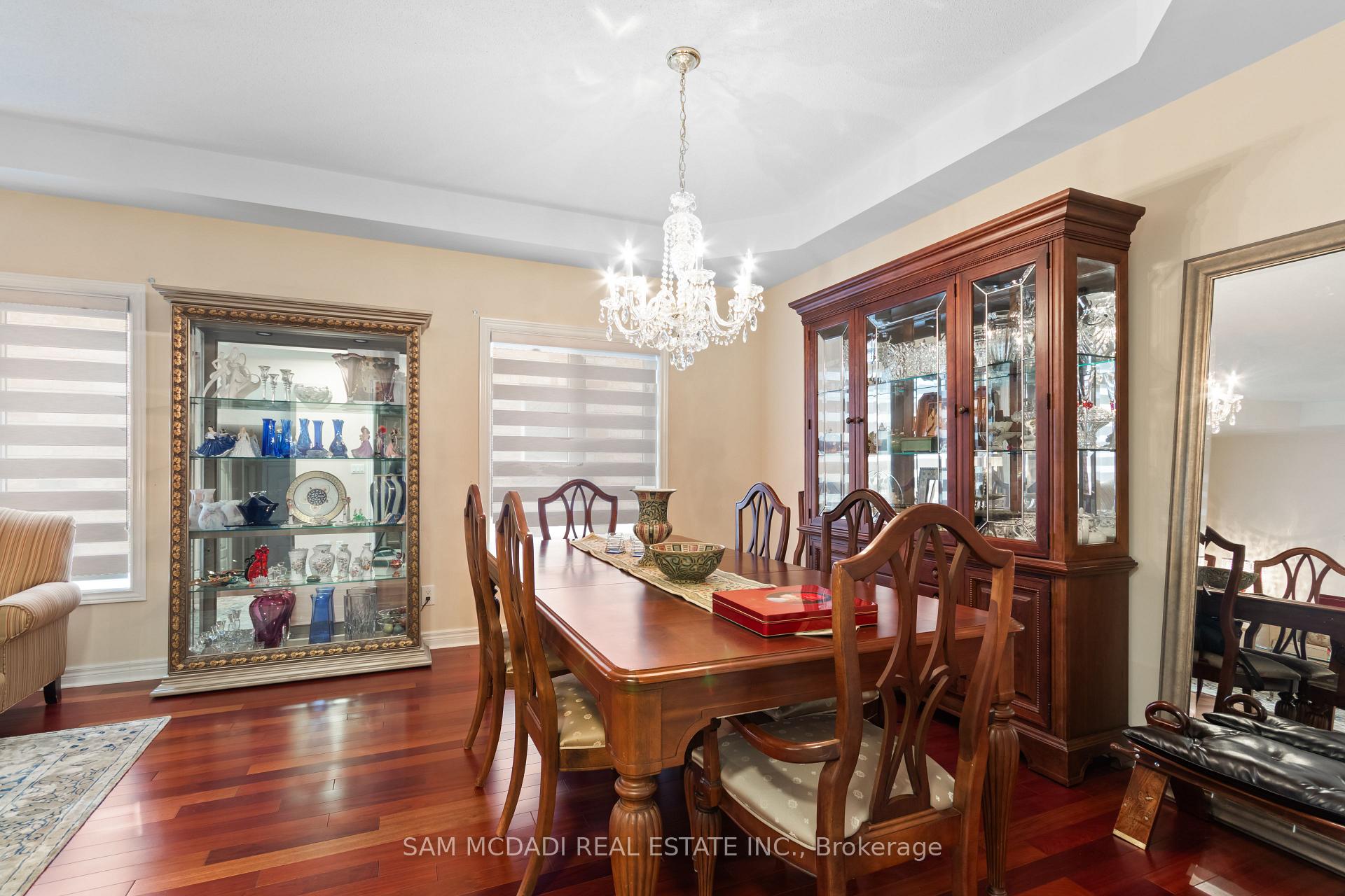 3352 Erin Centre Boulevard