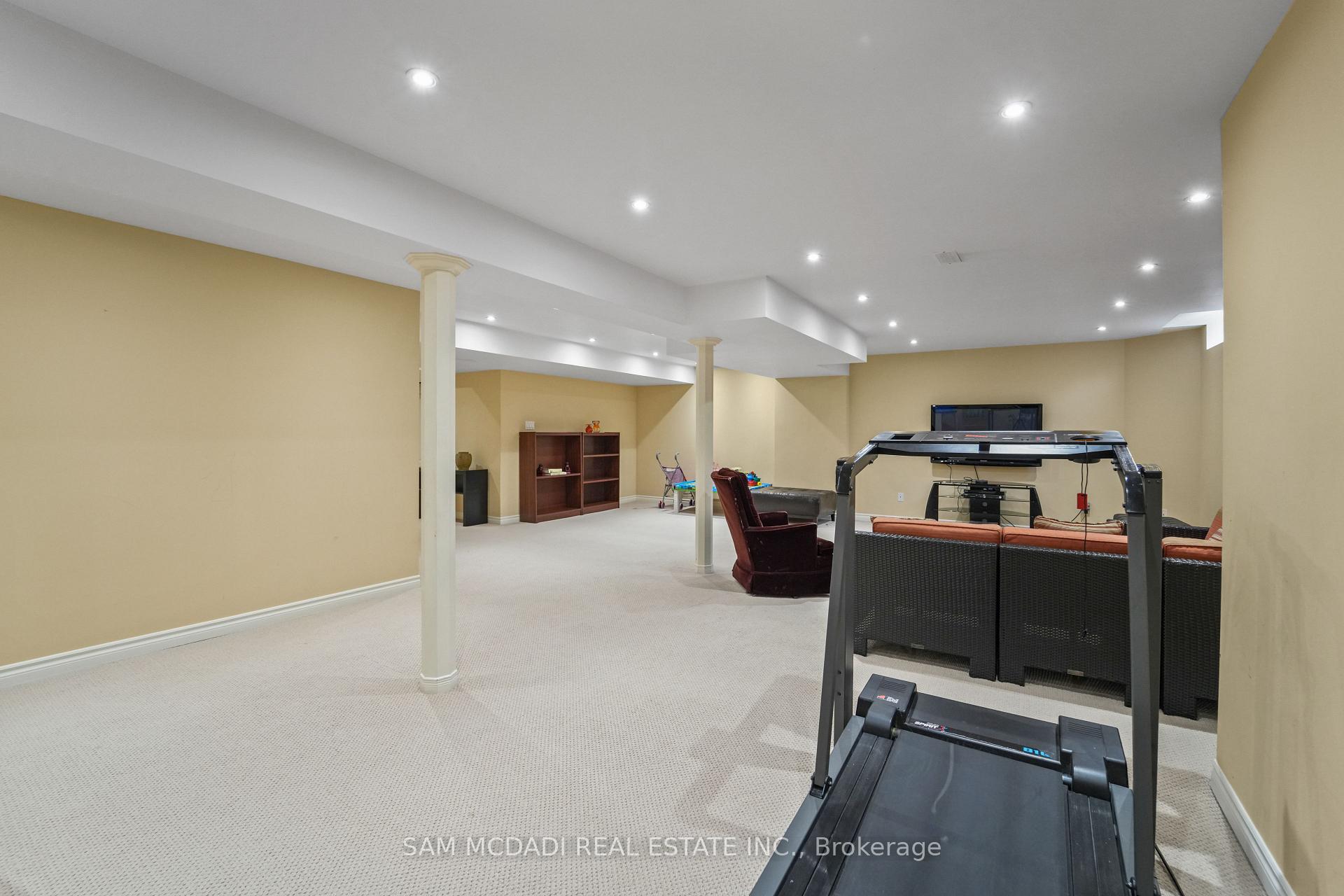 3352 Erin Centre Boulevard