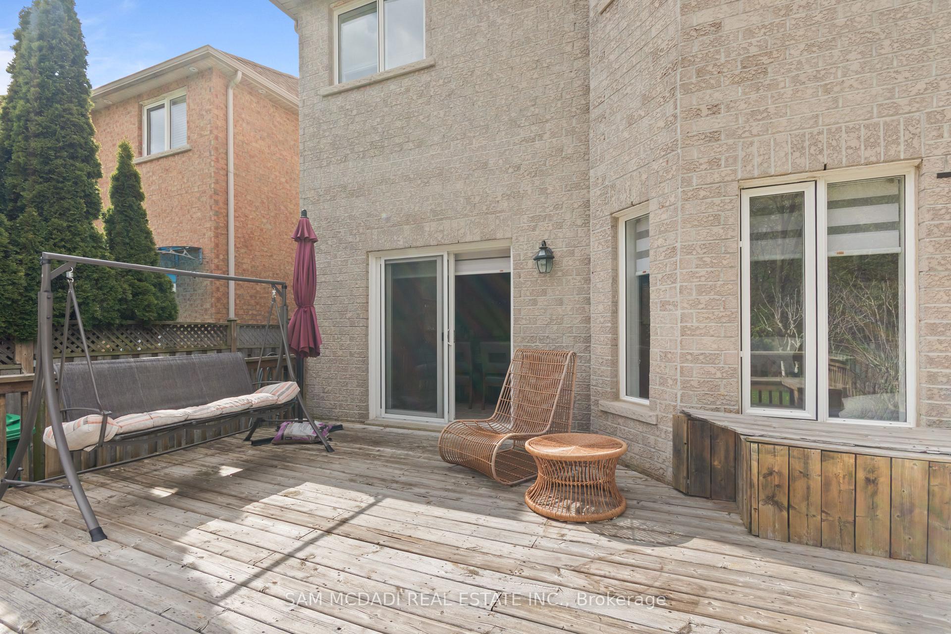 3352 Erin Centre Boulevard