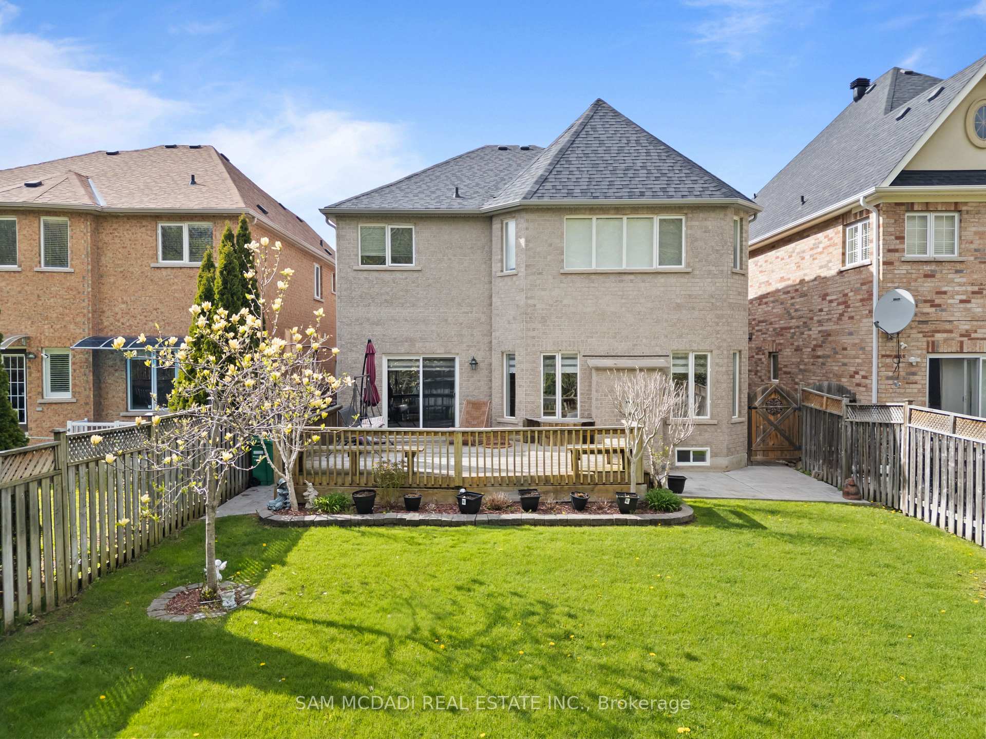 3352 Erin Centre Boulevard