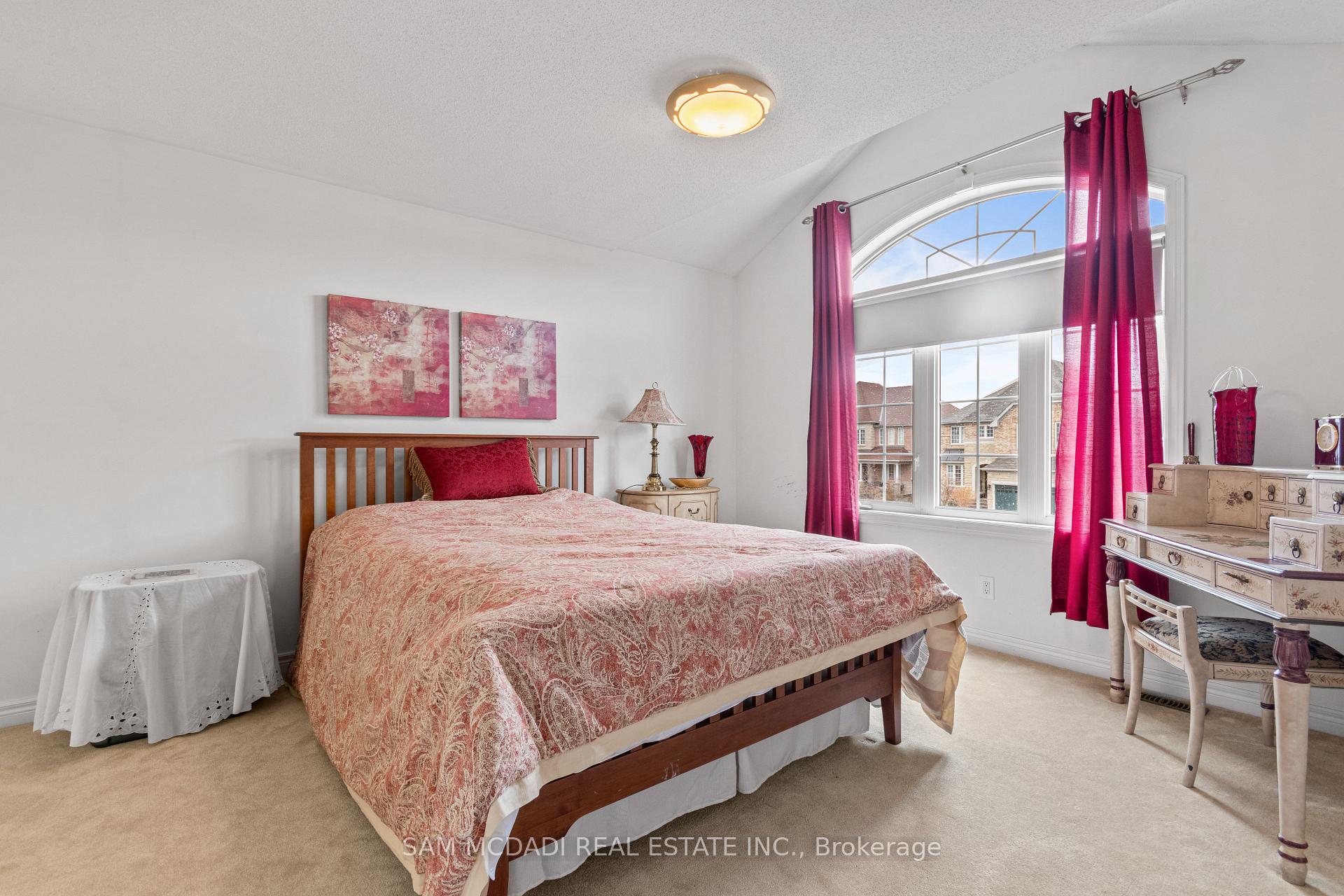 3352 Erin Centre Boulevard