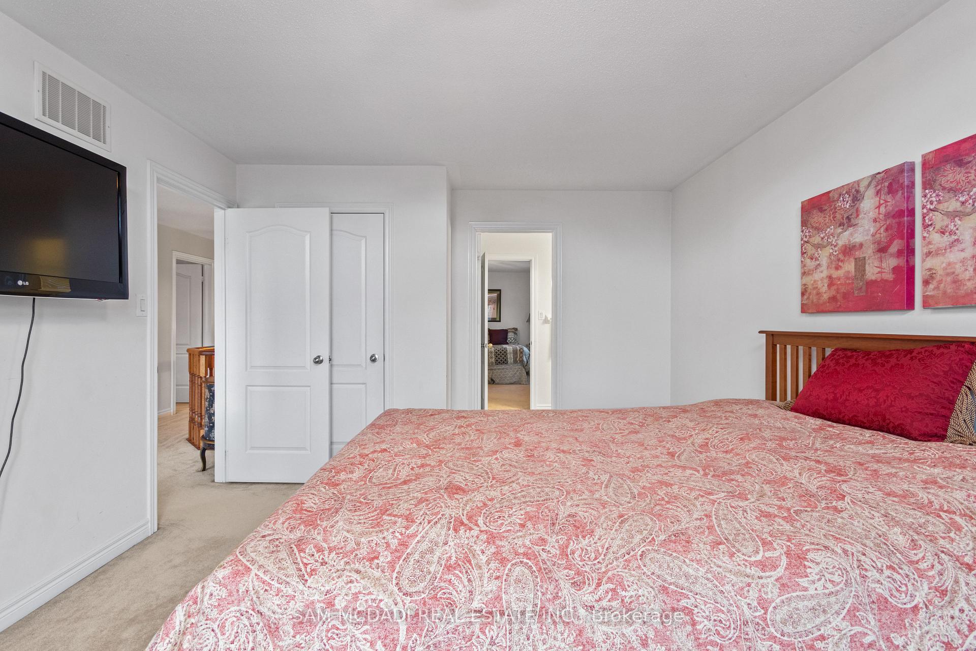 3352 Erin Centre Boulevard