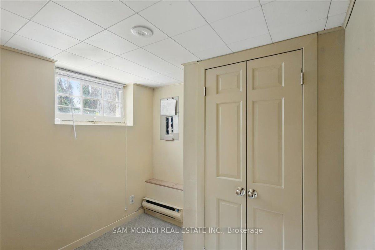 62 Maple Avenue S