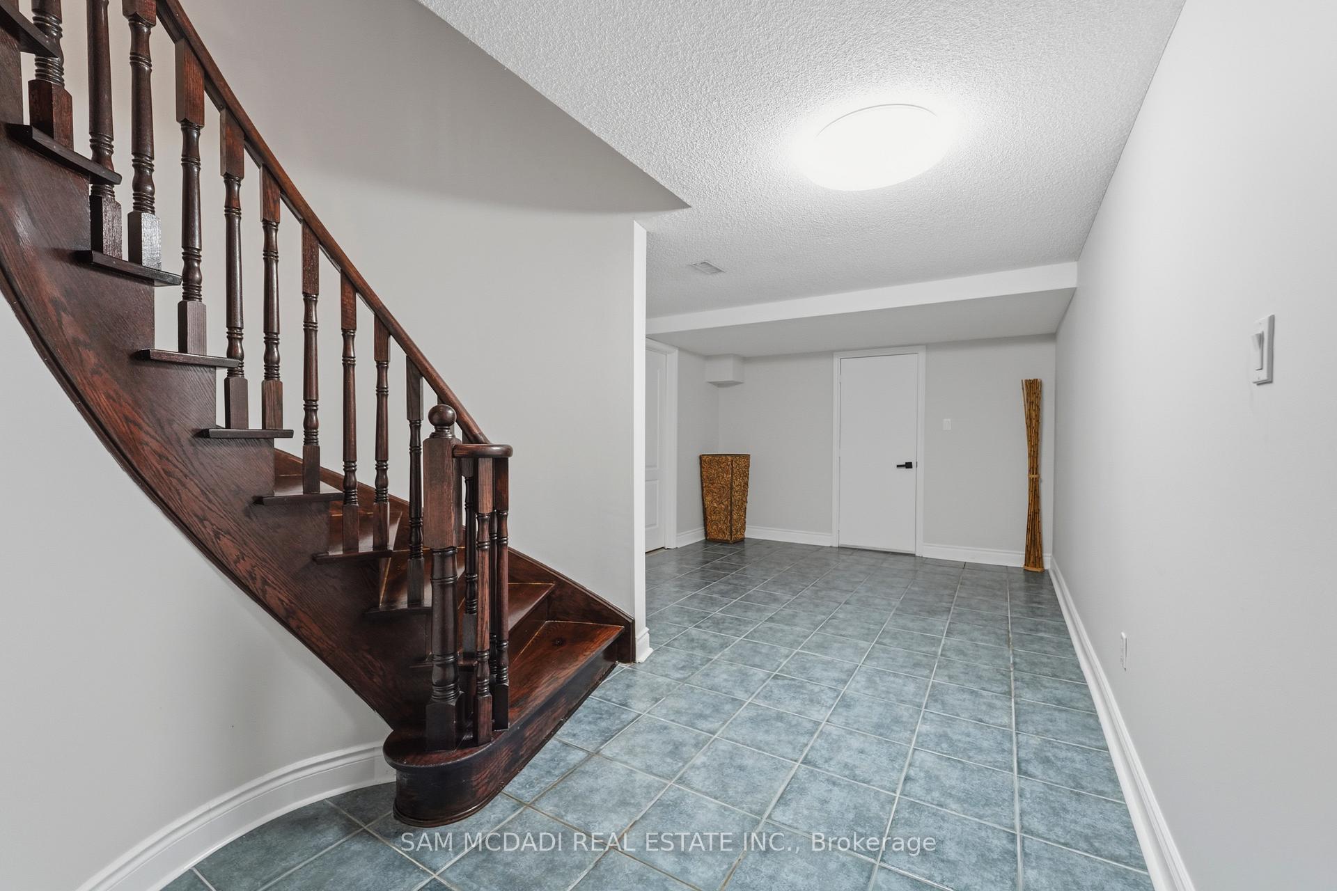 6311 Mulberry Crescent