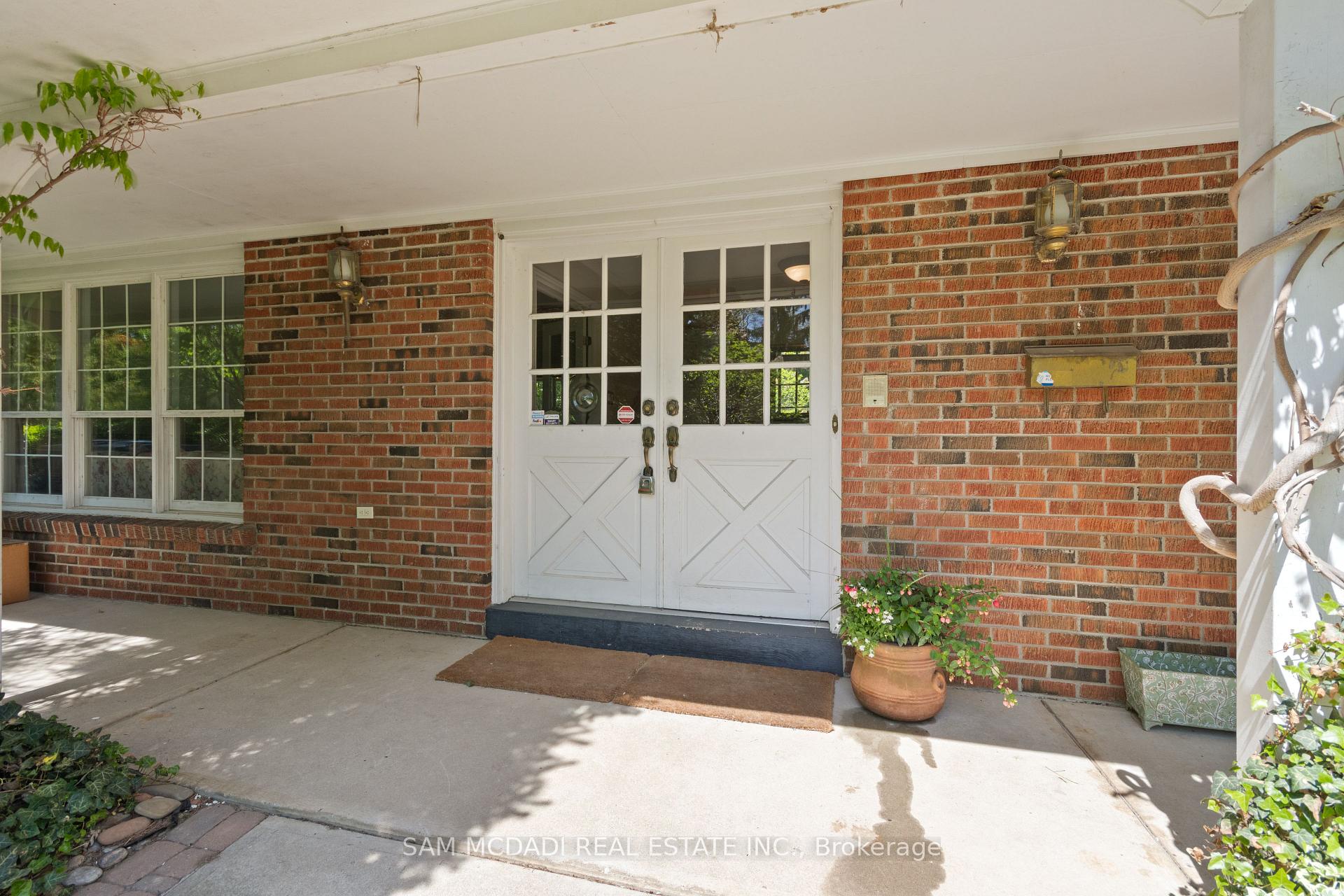 865 Meadow Wood Road