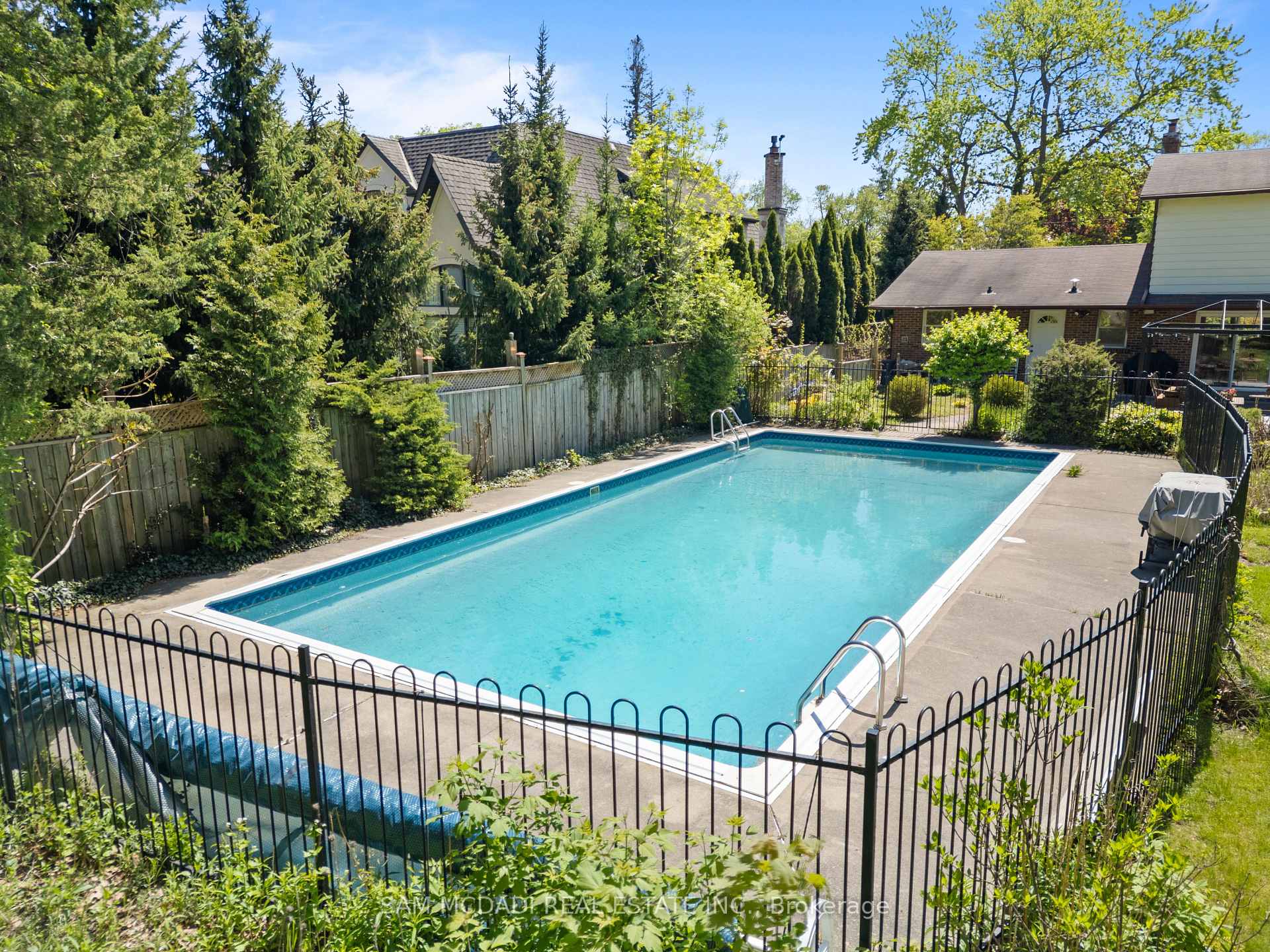 865 Meadow Wood Road