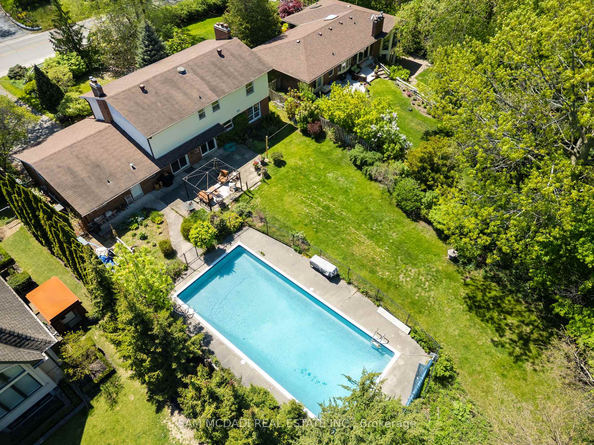 865 Meadow Wood Road