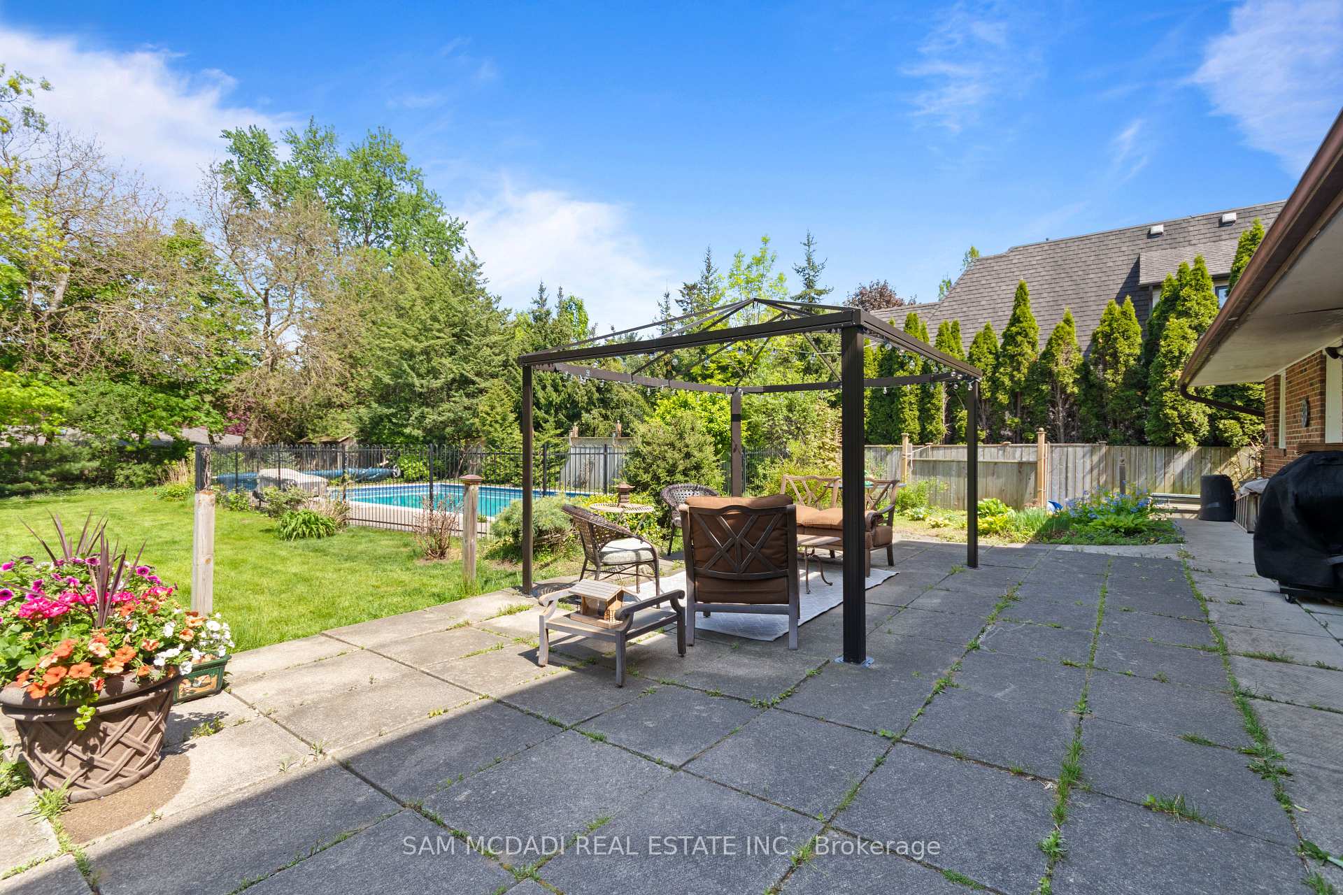 865 Meadow Wood Road