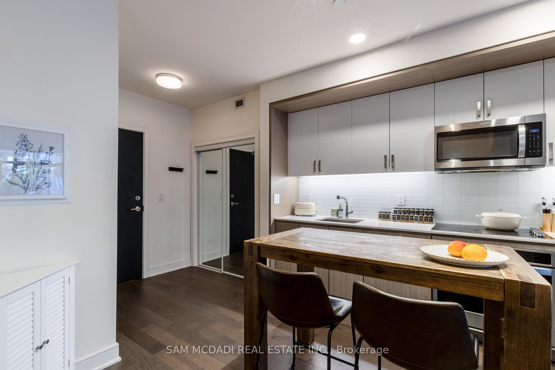 1575 Lakeshore Road W GR33