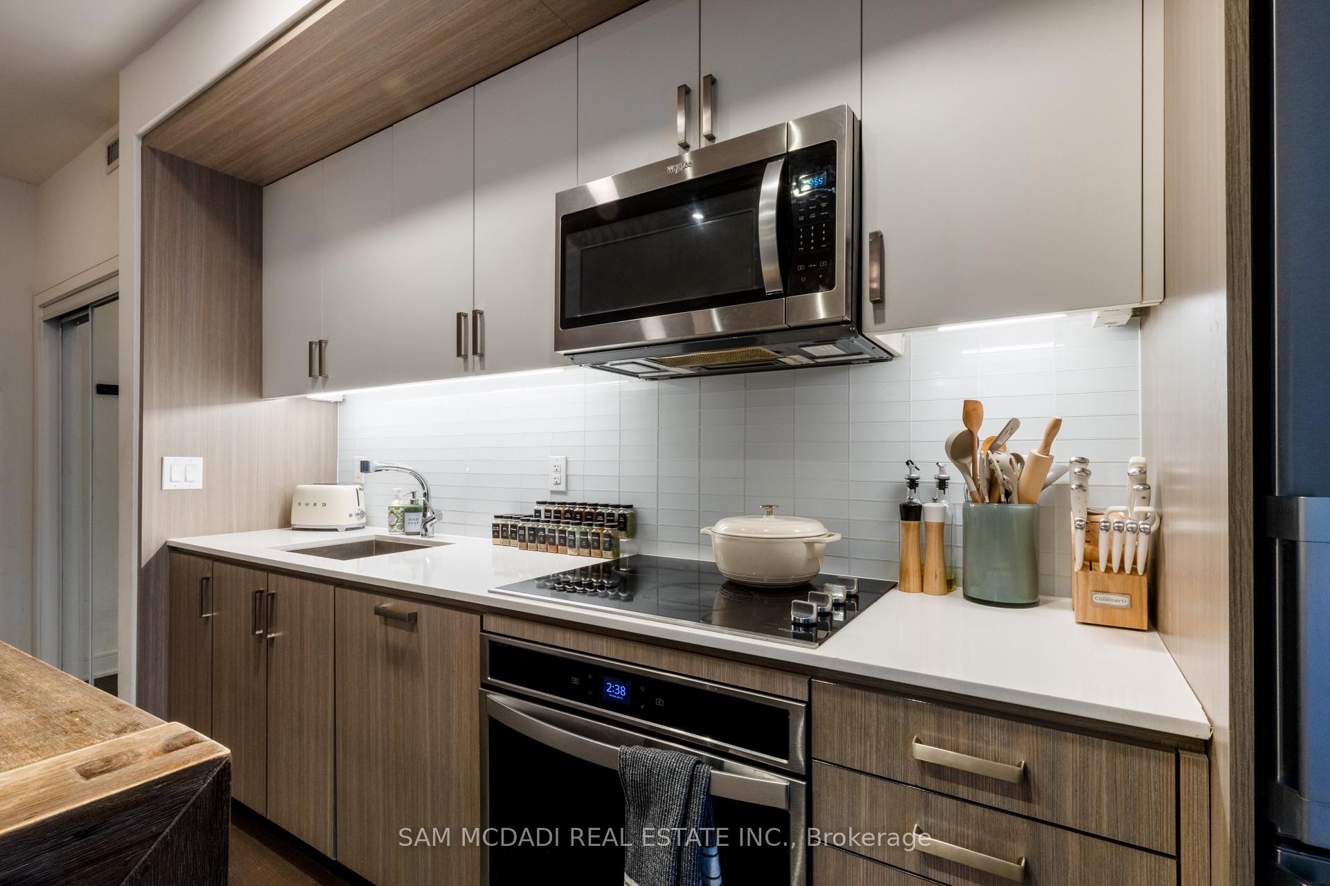 1575 Lakeshore Road W GR33