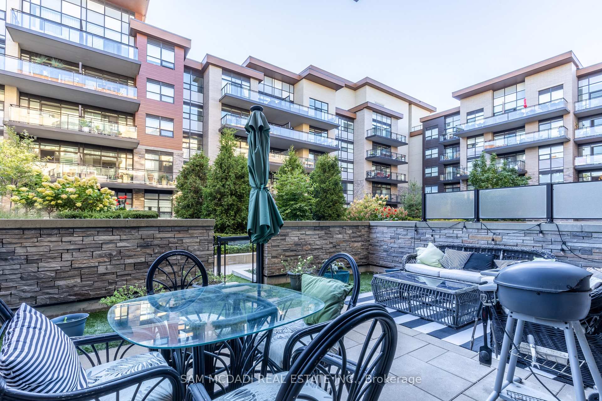 1575 Lakeshore Road W GR33
