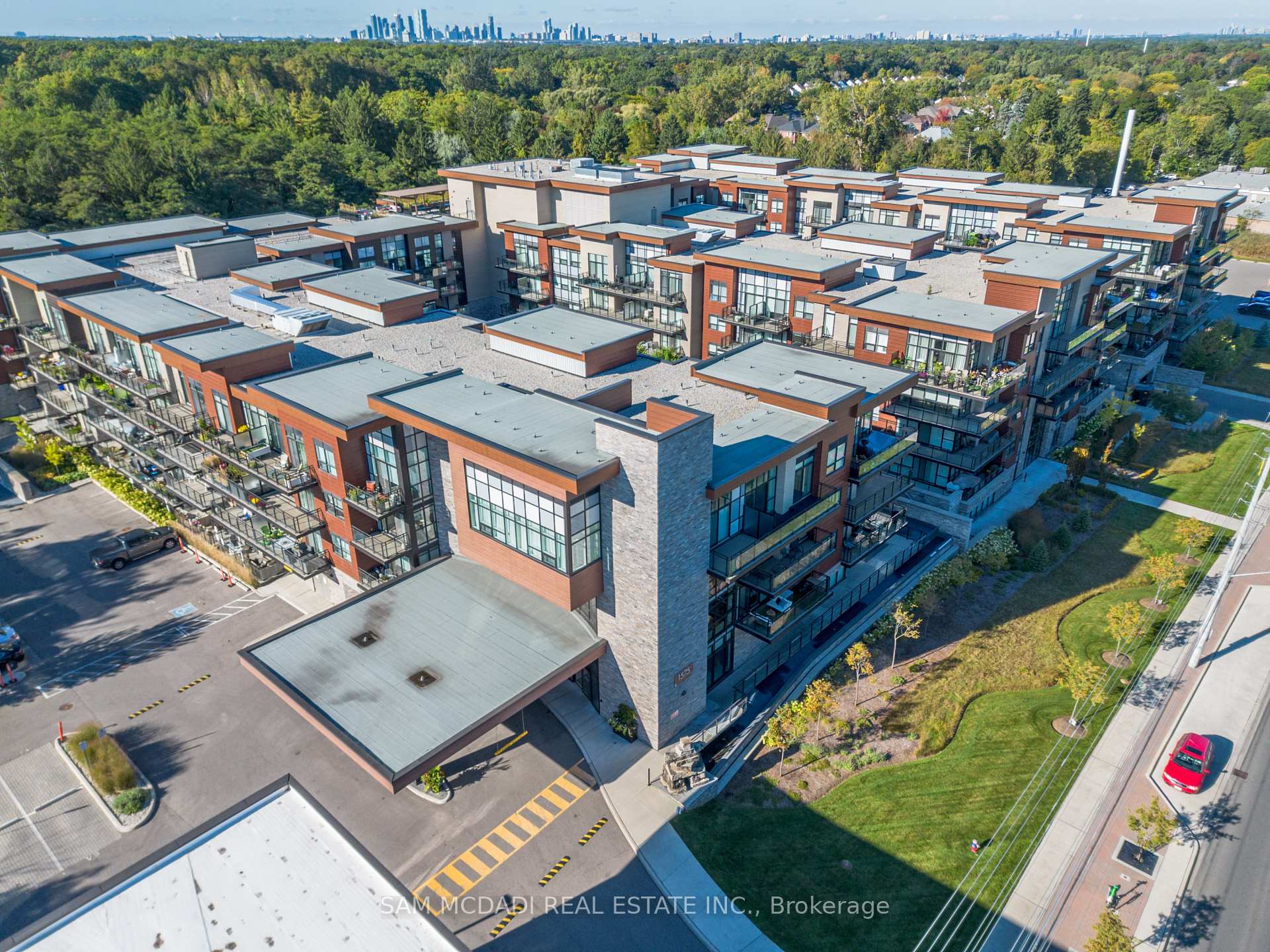 1575 Lakeshore Road W GR33