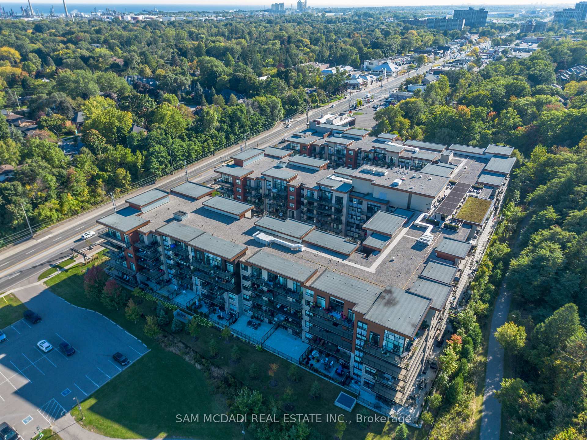 1575 Lakeshore Road W GR33