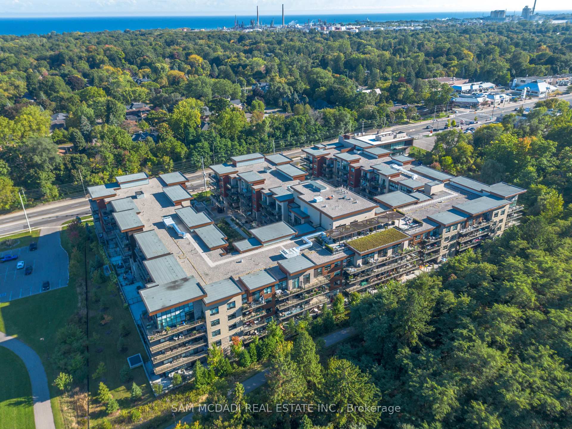 1575 Lakeshore Road W GR33