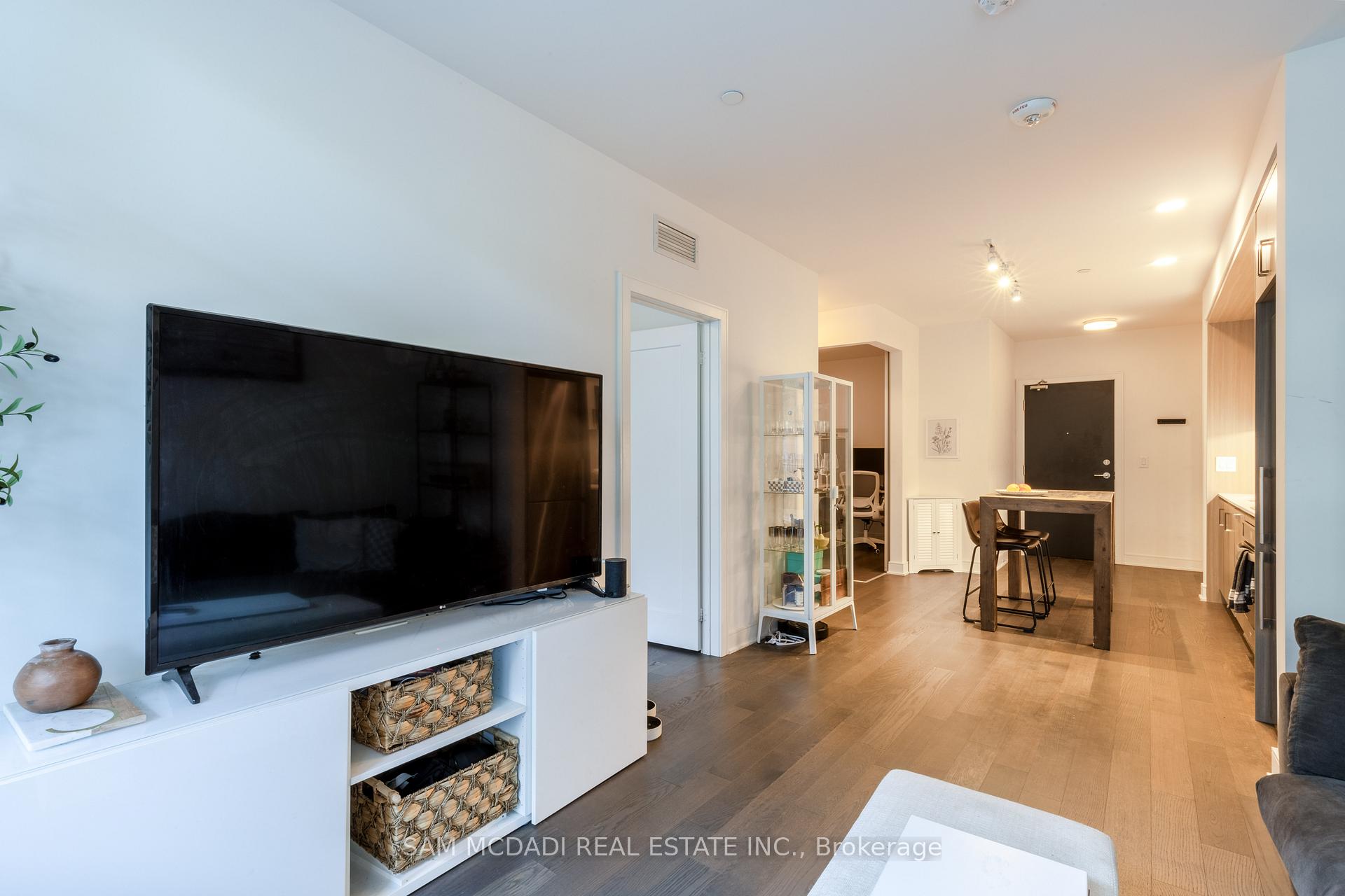 1575 Lakeshore Road W GR33
