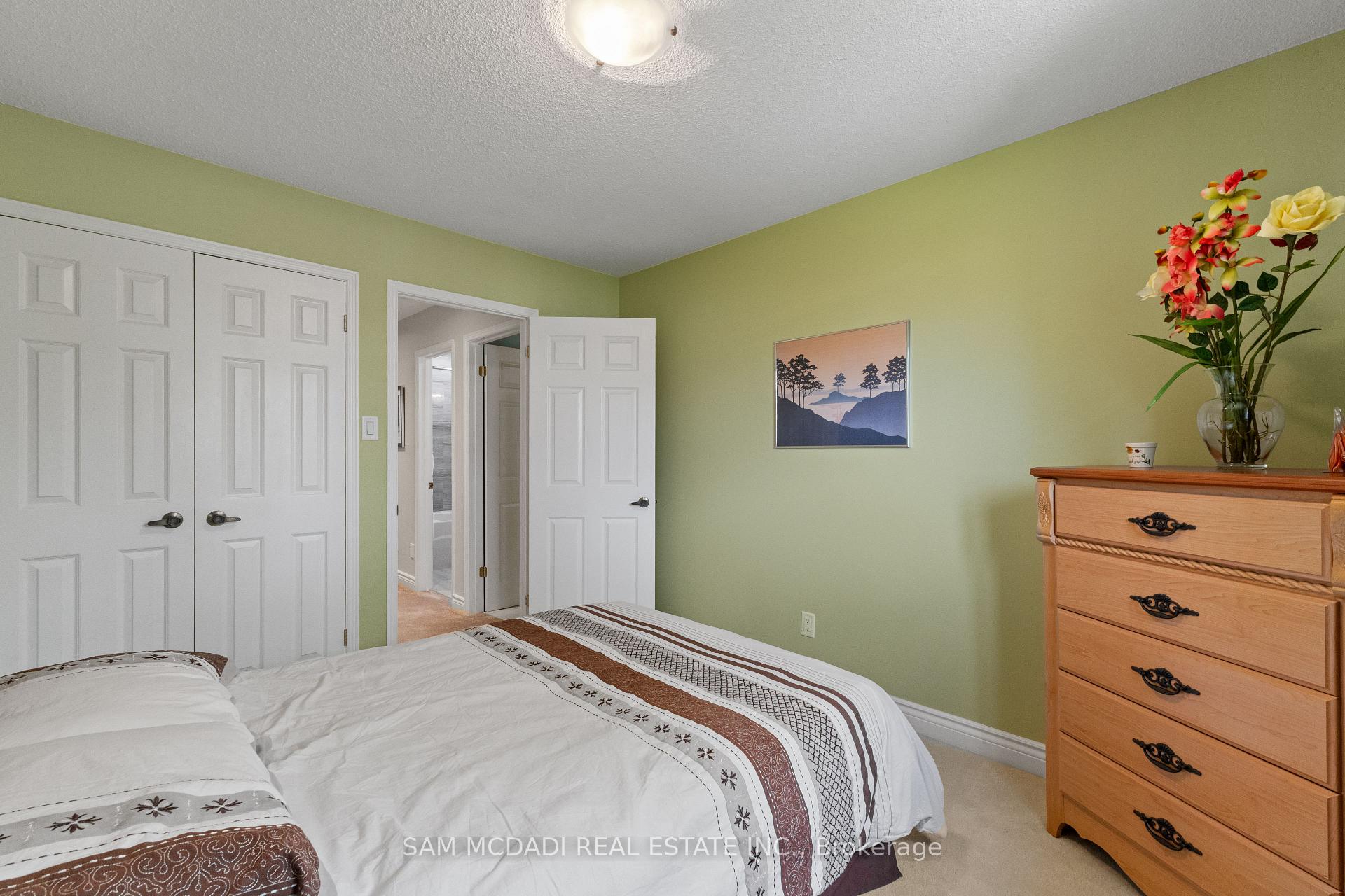 2707 Jerring Mews