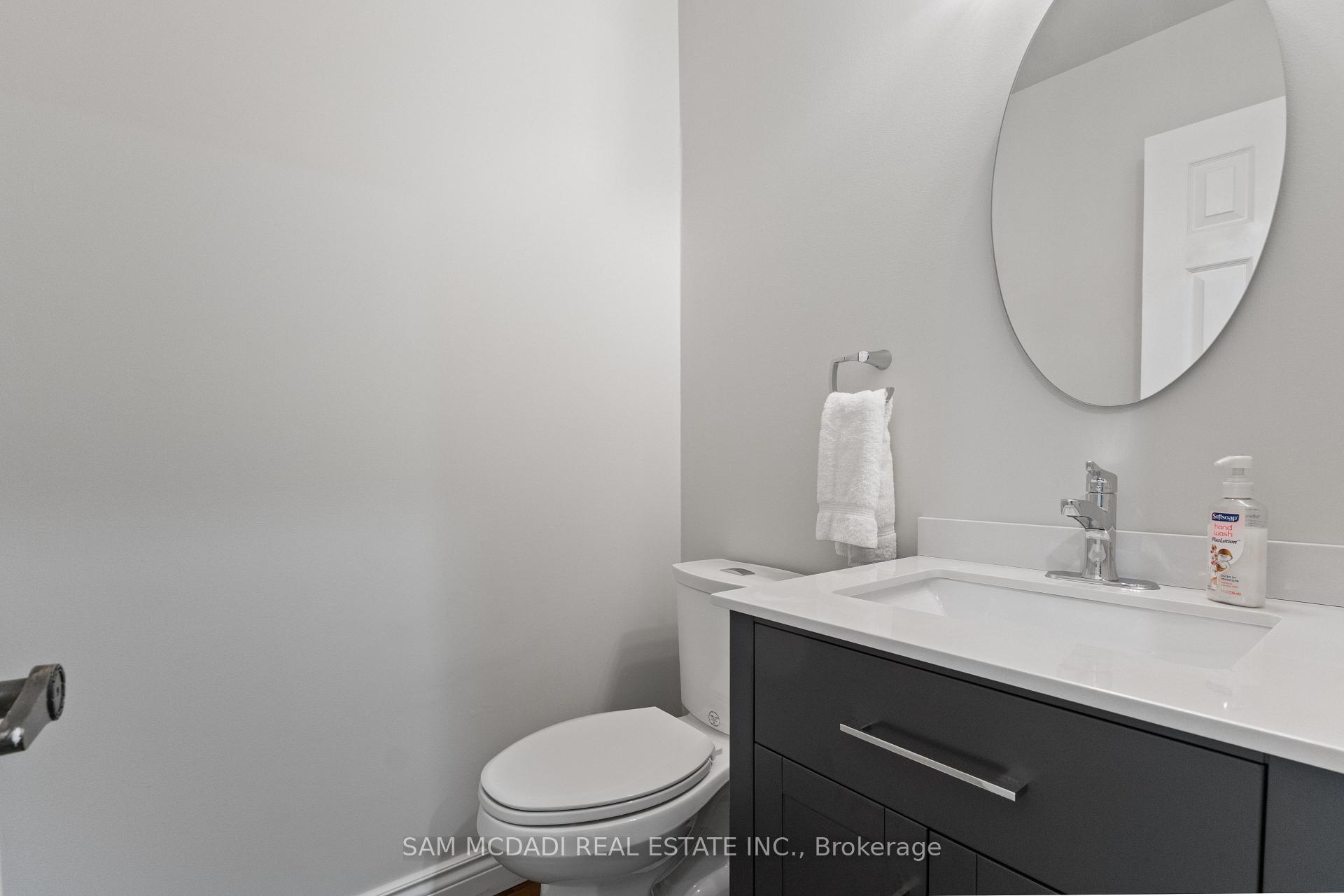 2707 Jerring Mews