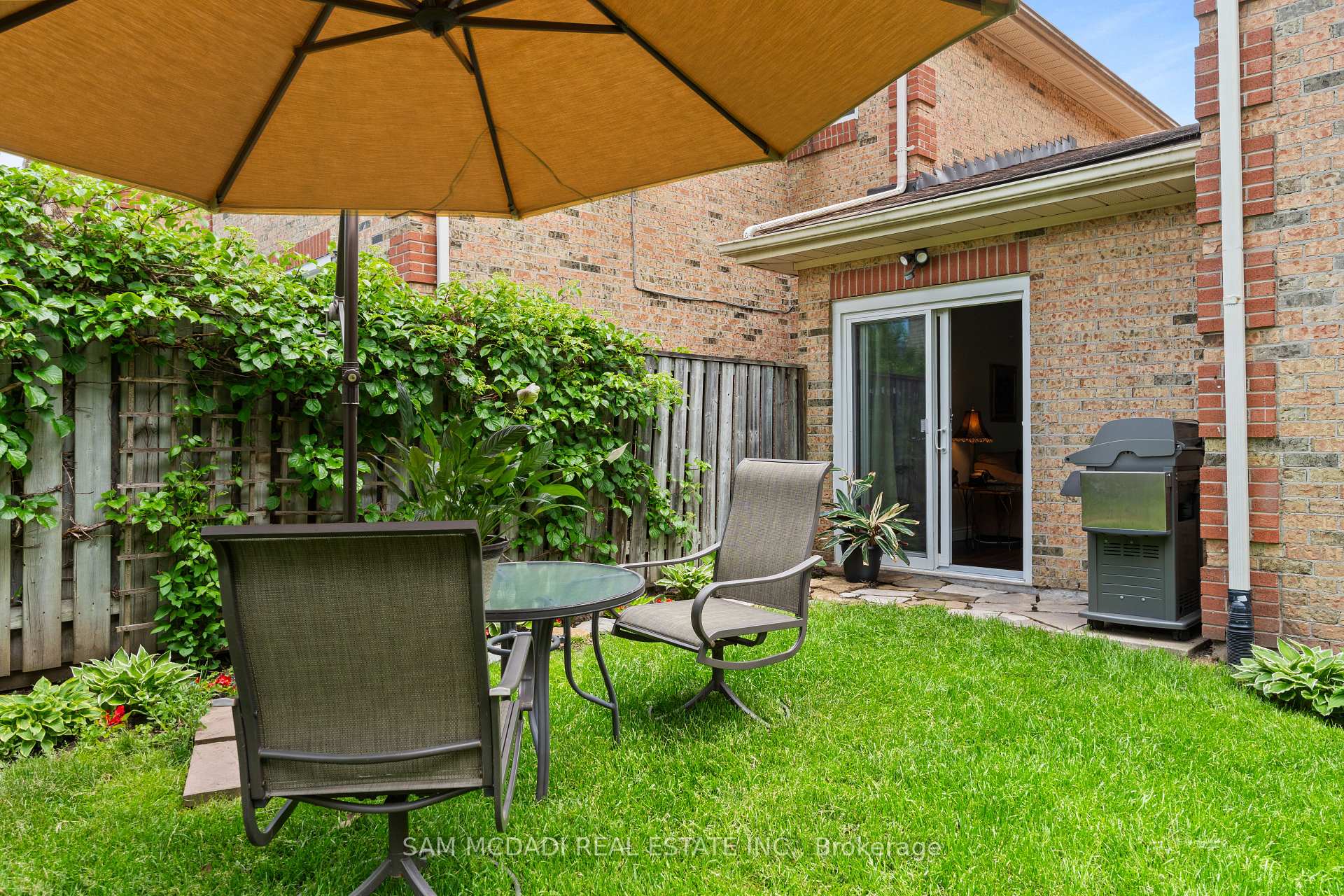 2707 Jerring Mews